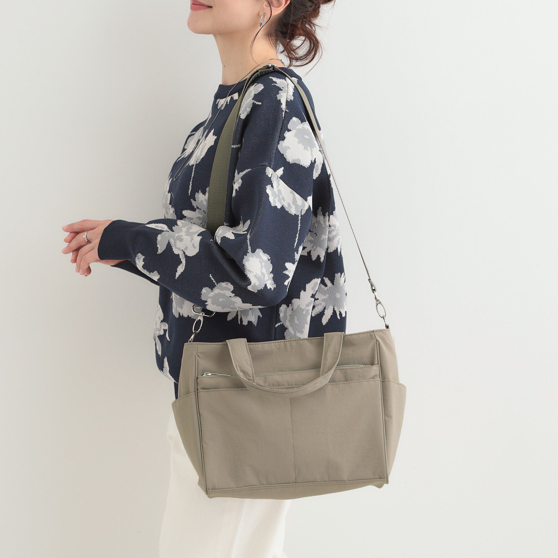 SHOO･LA･RUE「【撥水】12ポケットキャリーオントートバッグ」|トートバッグ|