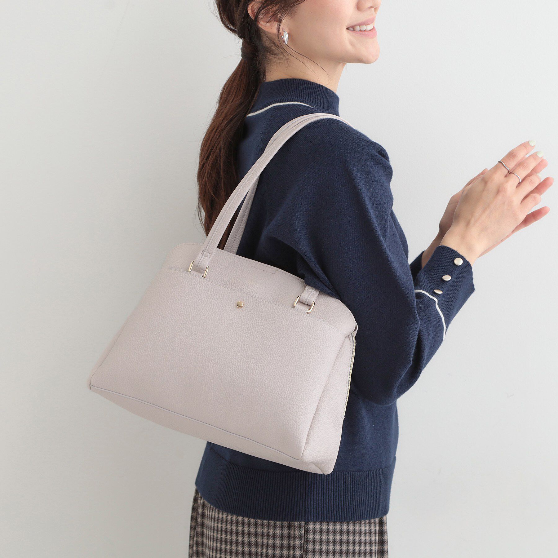 SHOO･LA･RUE「【軽量/2WAY】ロングハンドル ラウンドトートバッグ」|トートバッグ|