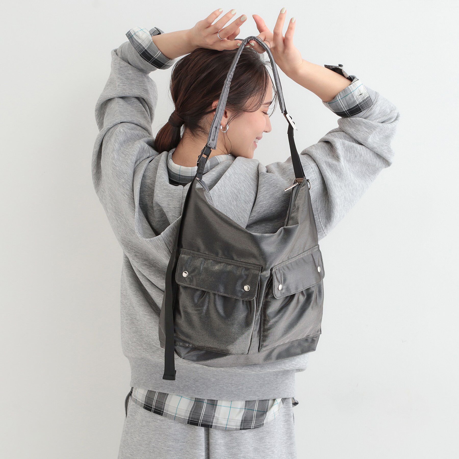 SHOO･LA･RUE「ダブルポケットワンショルダーバッグ」|ショルダー・メッセンジャー|グレー(012)