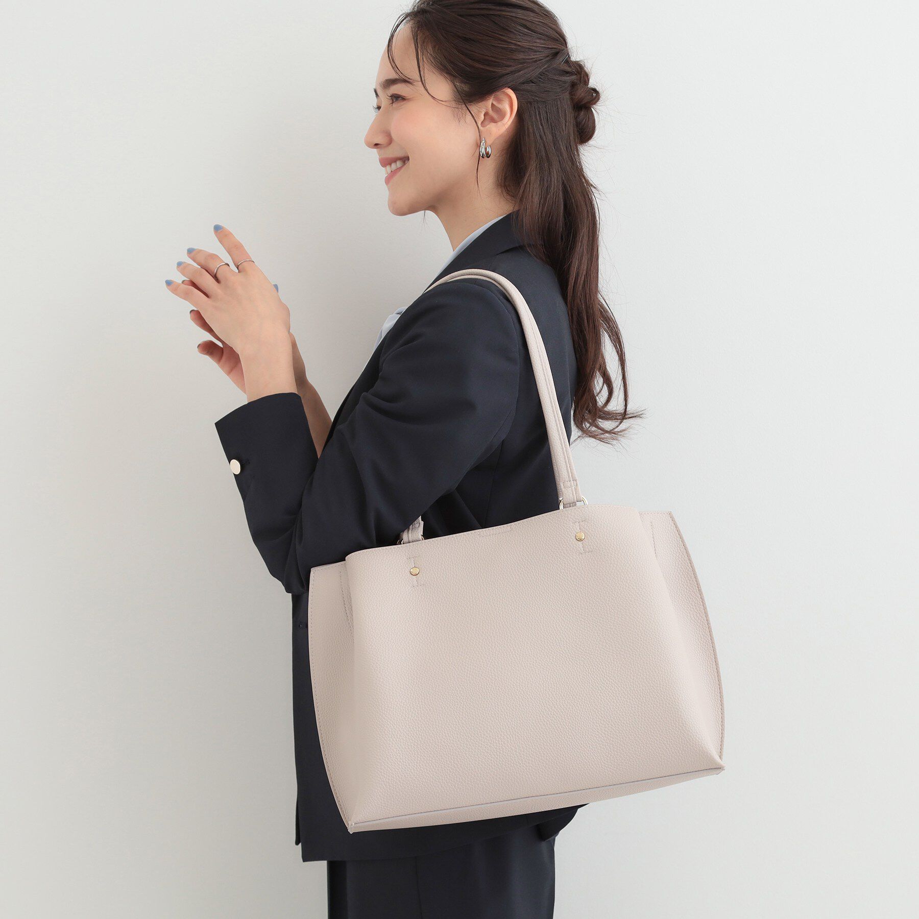 SHOO･LA･RUE「【軽量】ふわっと軽いトートバッグ【A4】」|トートバッグ|グレー(012)