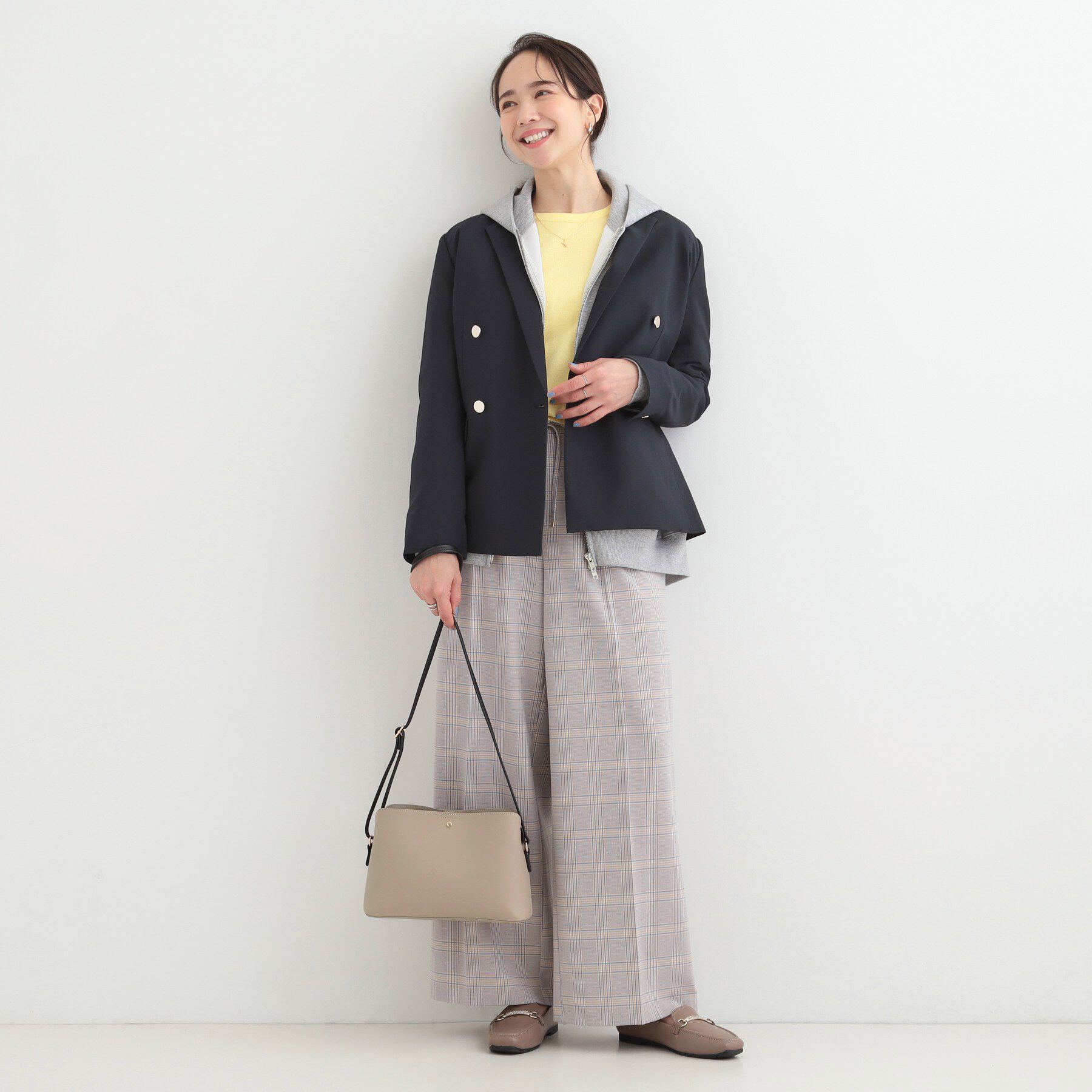 SHOO･LA･RUE「コンパクトながらしっかり入る 一枚革風 3層ショルダーバッグ」|ショルダー・メッセンジャー|