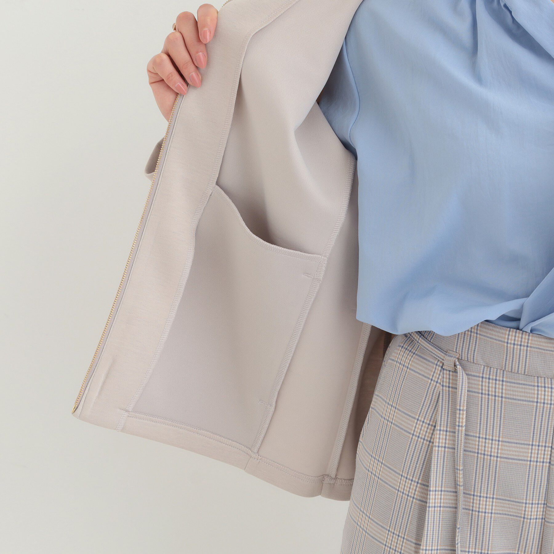 SHOO･LA･RUE「【セットアップ可/S-LL/なめらかタッチ】大人のきれいめスタイルに ノーカラージップブルゾン」|ブルゾン・スタジャン|