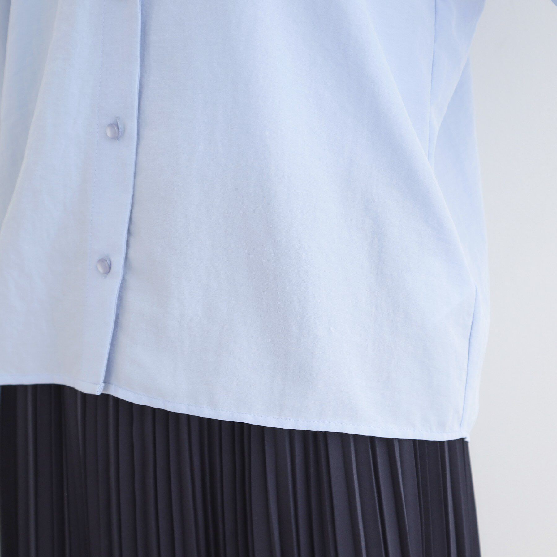 SHOO･LA･RUE「【洗濯後しわになりにくい/S-LL/UV】大人上品な フリル襟ブラウス」|シャツ・ブラウス|