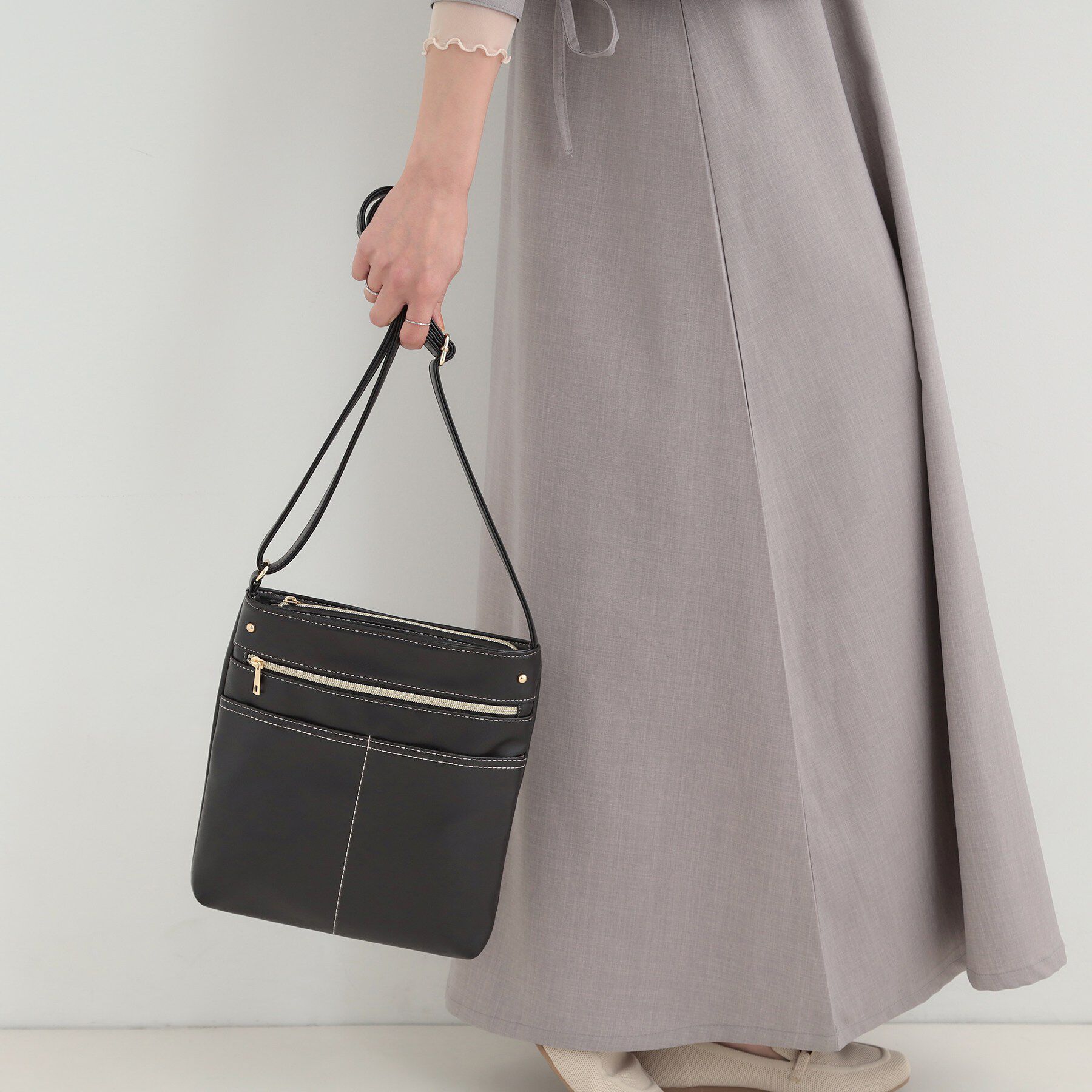 SHOO･LA･RUE「【8ポケット/ギフトにも】すっきり見えのショルダーバッグ」|ショルダー・メッセンジャー|
