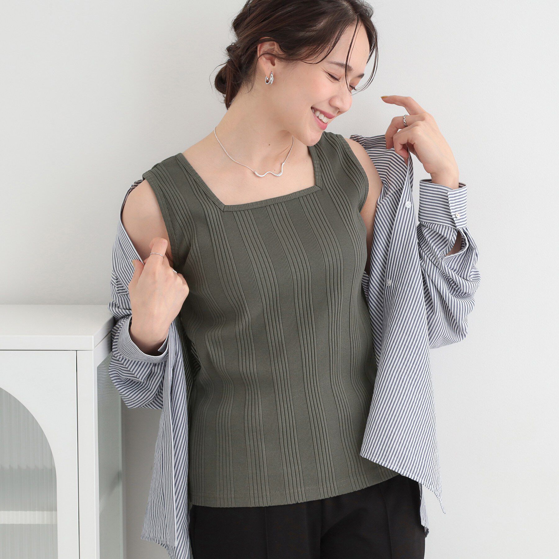 SHOO･LA･RUE「【前後2WAY/洗濯機可/S-LL】毎日のお供に ランダムテレコタンクトップ」|キャミソール|チャコールグレー(0