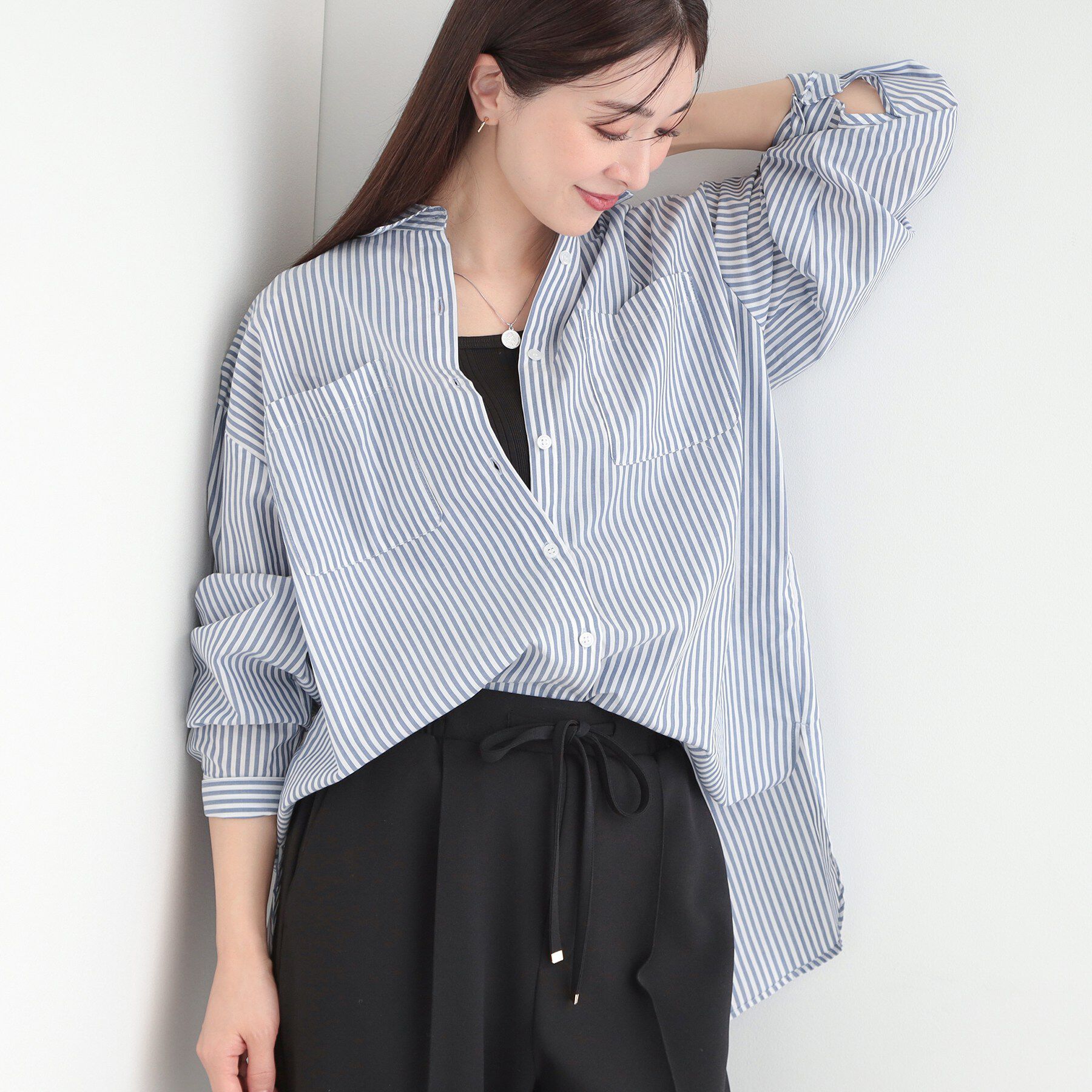 SHOO･LA･RUE「【体型カバー】バックギャザーで魅せる オーバーサイズシャツ」|シャツ・ブラウス|ネイビー(394)