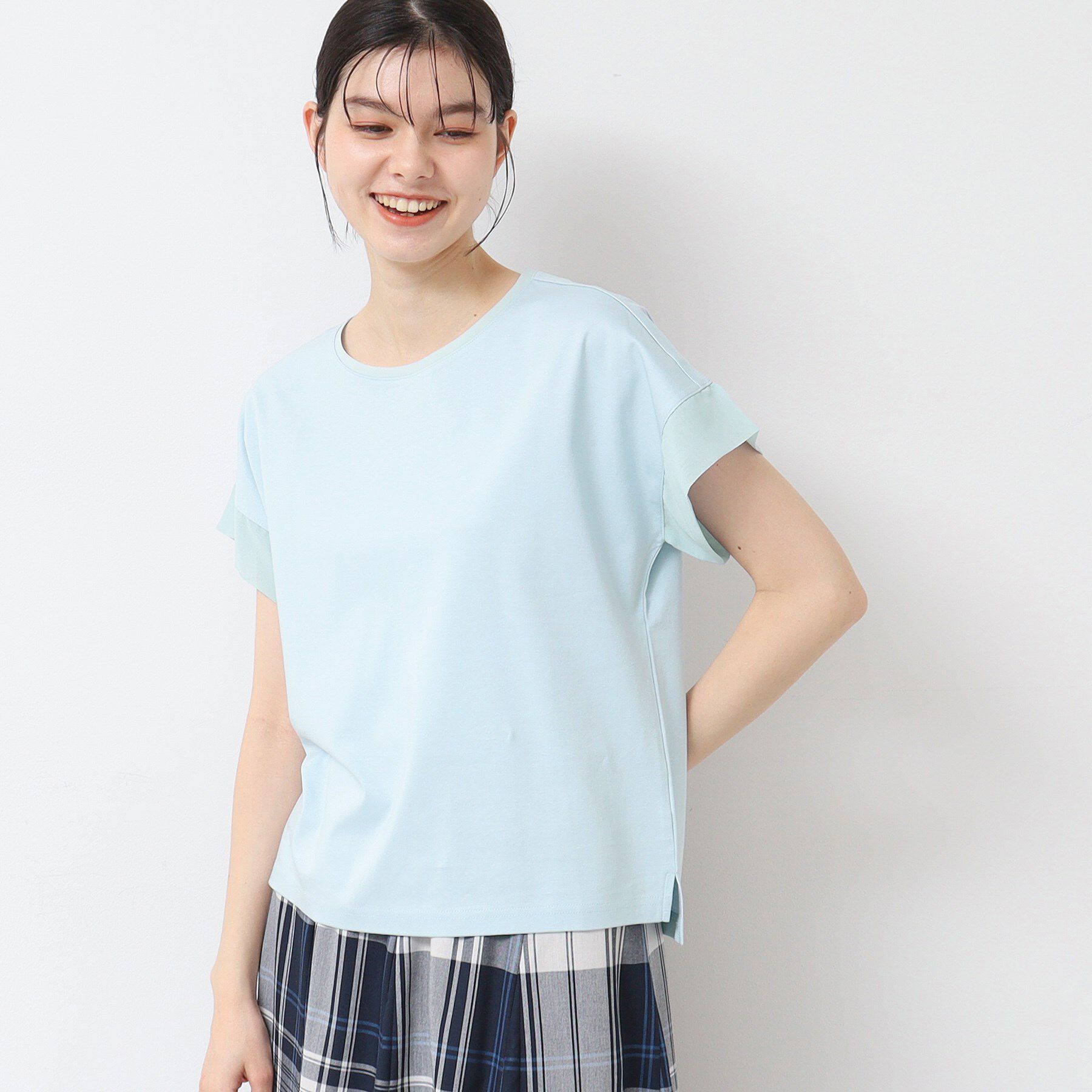 Dessin「【シリーズ累計8万枚！選べる5サイズ/6色展開/洗える】美光沢カットソー【オンにもオフにもちょうどい」|Tシャツ・カットソー|サックスブルー(09