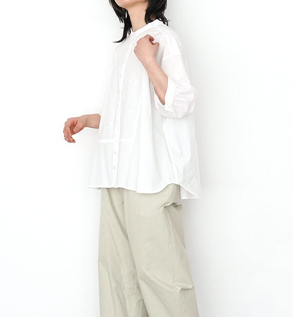 オオカミとフクロウ「オオカミとわたしの好きなアジサイ」|シャツ・ブラウス|オフホワイト