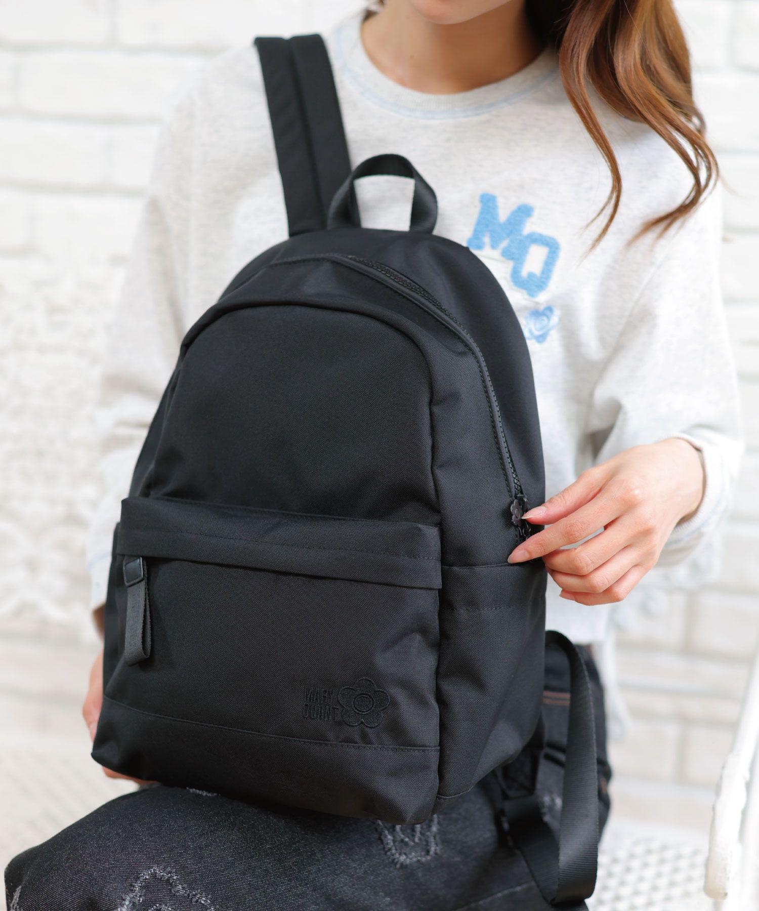 MARY QUANT「オールブラックシンプルロゴ リュック」|リュック|ブラック