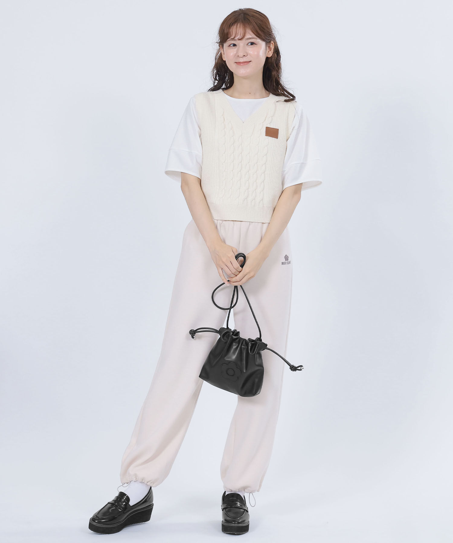 MARY QUANT「デイジーパッチドロスト ショルダー」|ショルダー・メッセンジャー|