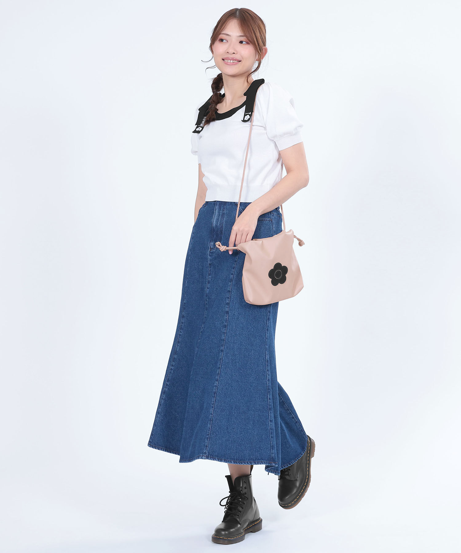 MARY QUANT「デイジーパッチドロスト ショルダー」|ショルダー・メッセンジャー|