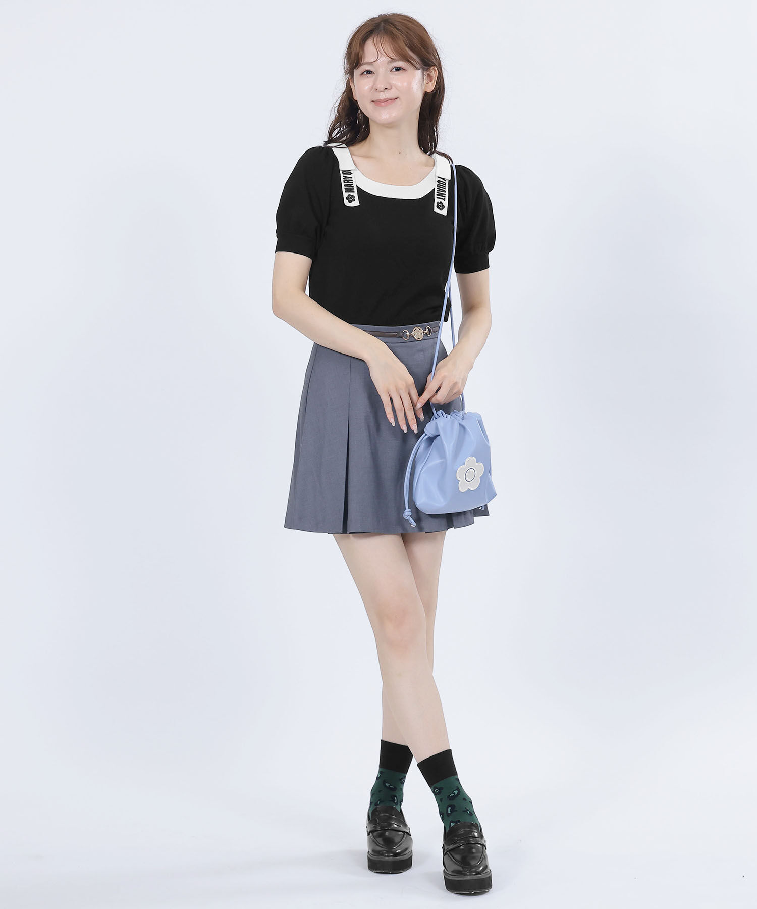 MARY QUANT「デイジーパッチドロスト ショルダー」|ショルダー・メッセンジャー|