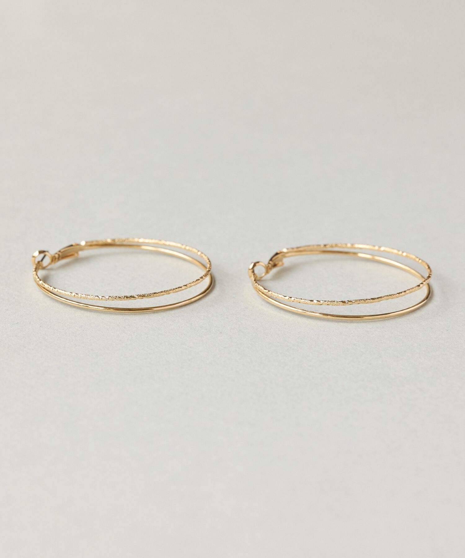 Phoebe「ダブルラインフープピアス」|ピアス|