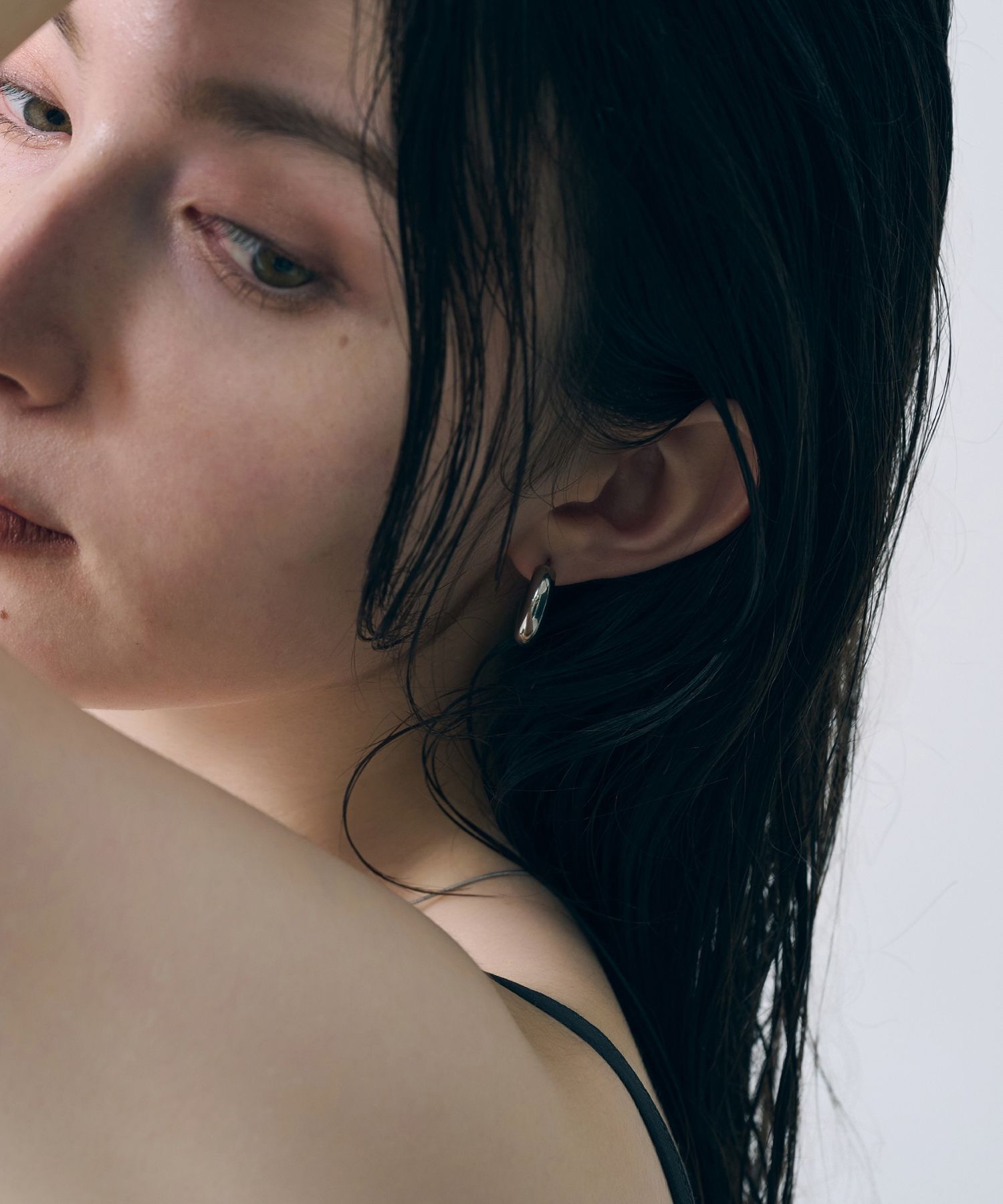 Phoebe「【金属アレルギー対応】ボリュームフープピアス　シルバー/サージカルステンレス」|ピアス|