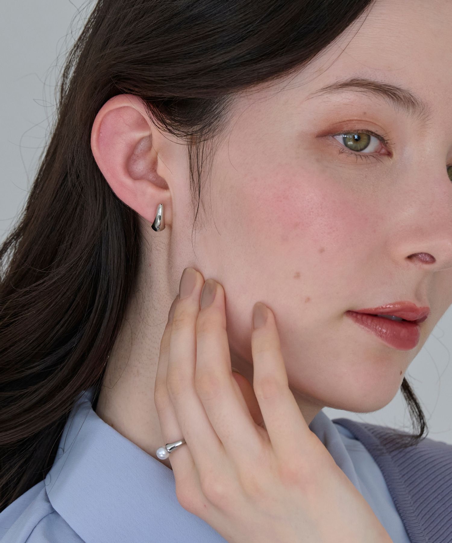 Phoebe「【金属アレルギー対応/痛くないシリーズ】ぷっくりモードループフィットイヤリング　シルバー」|イヤリング|