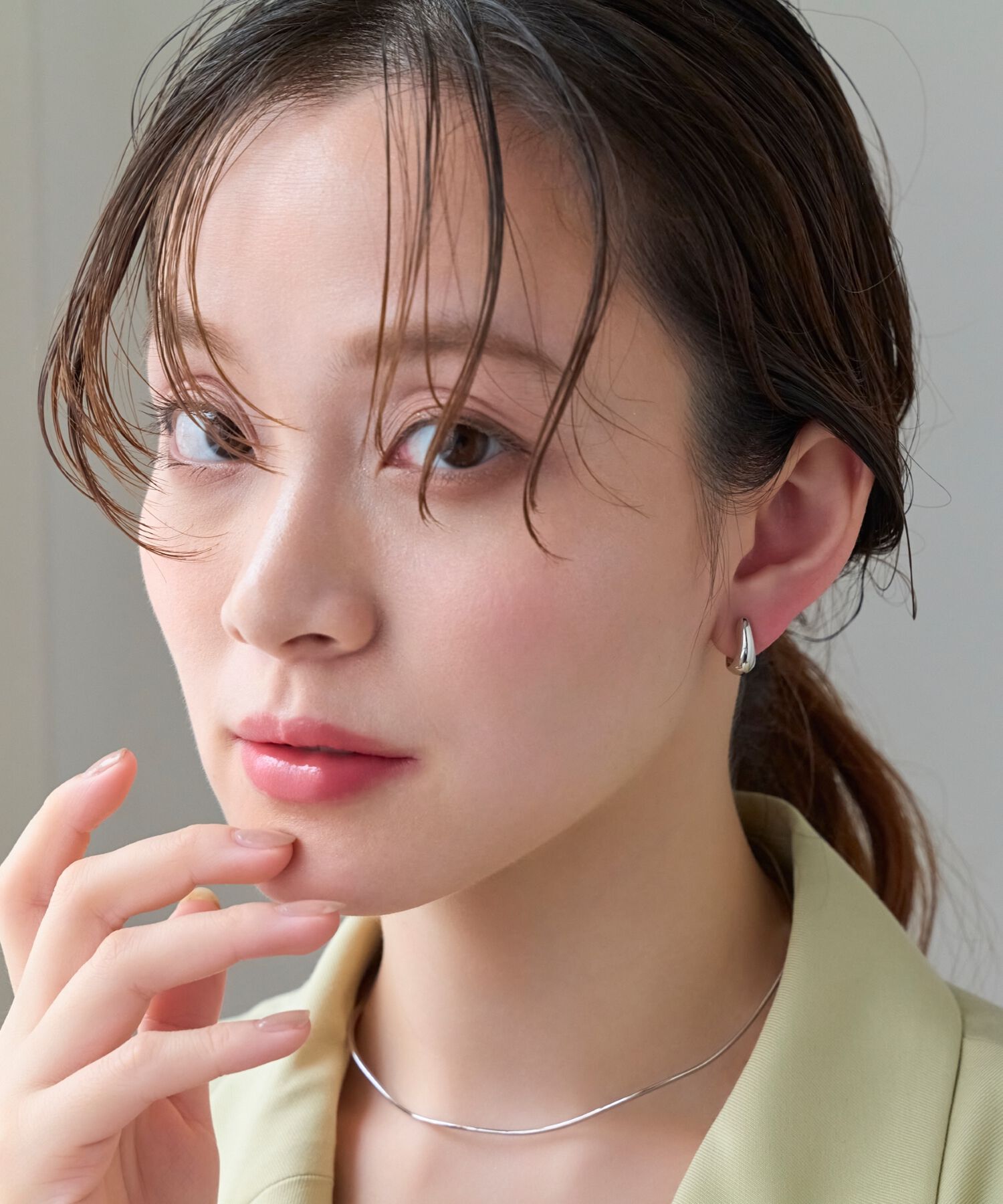 Phoebe「【金属アレルギー対応/痛くないシリーズ】ぷっくりモードループフィットイヤリング　シルバー」|イヤリング|