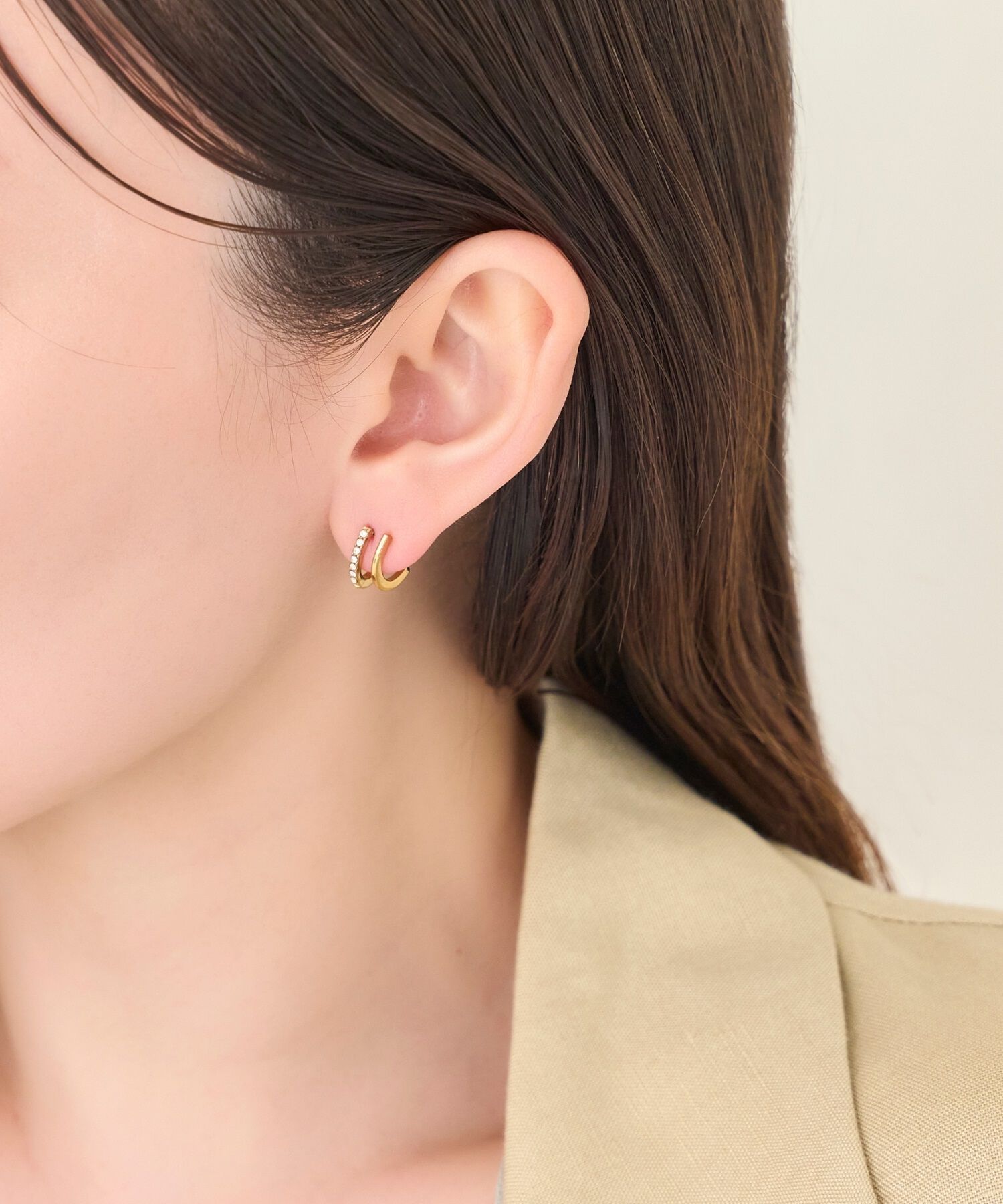 Phoebe「【金属アレルギー対応】メタル&times;ビジュー2ラインピアス　ゴールド/サージカルステンレス」|ピアス|