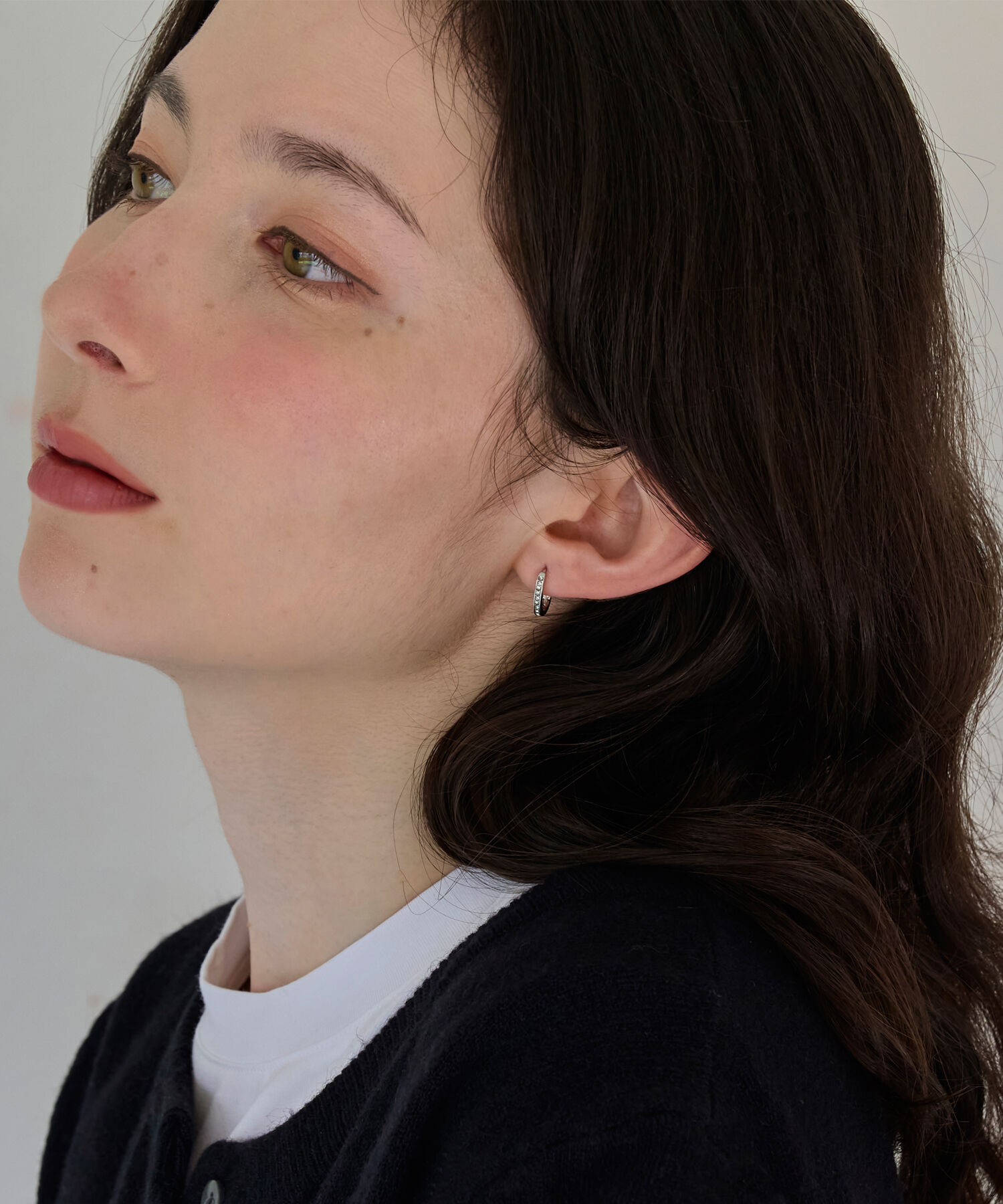 Phoebe「【金属アレルギー対応】ワンタッチライナーオーバルビジューフープピアス　シルバー」|ピアス|