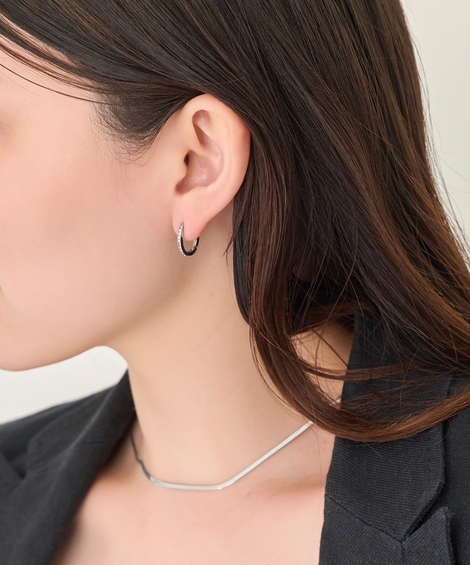 Phoebe「【金属アレルギー対応】ワンタッチライナーオーバルビジューフープピアス　シルバー」|ピアス|