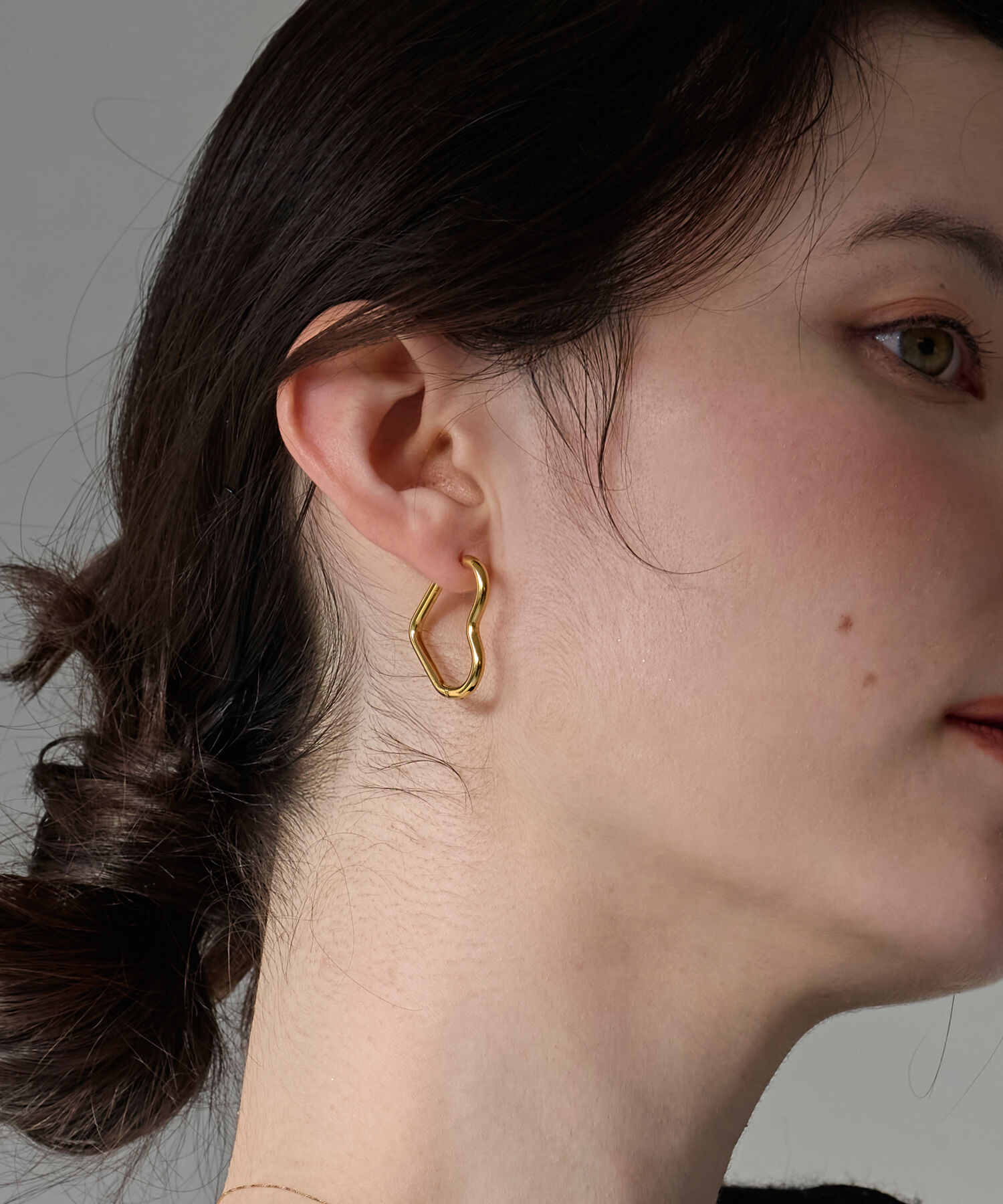 Phoebe「【金属アレルギー対応】グロウハートフープワンタッチピアス　ゴールド/ステンレス」|ピアス|