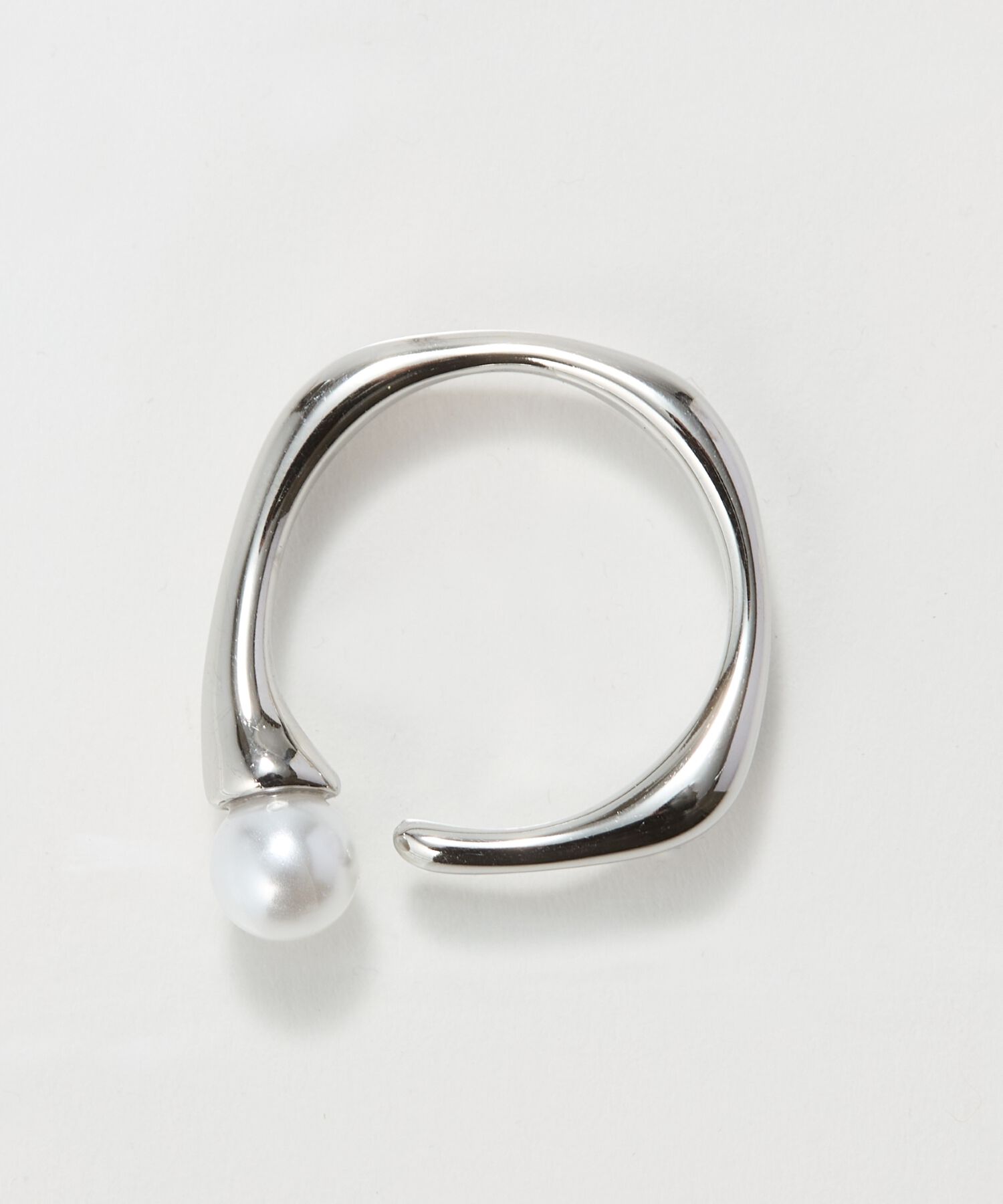 Phoebe「【金属アレルギー対応】ラスターフレームパールカフリング　シルバー/ステンレス/大ぶり/主役級/変形」|リング|