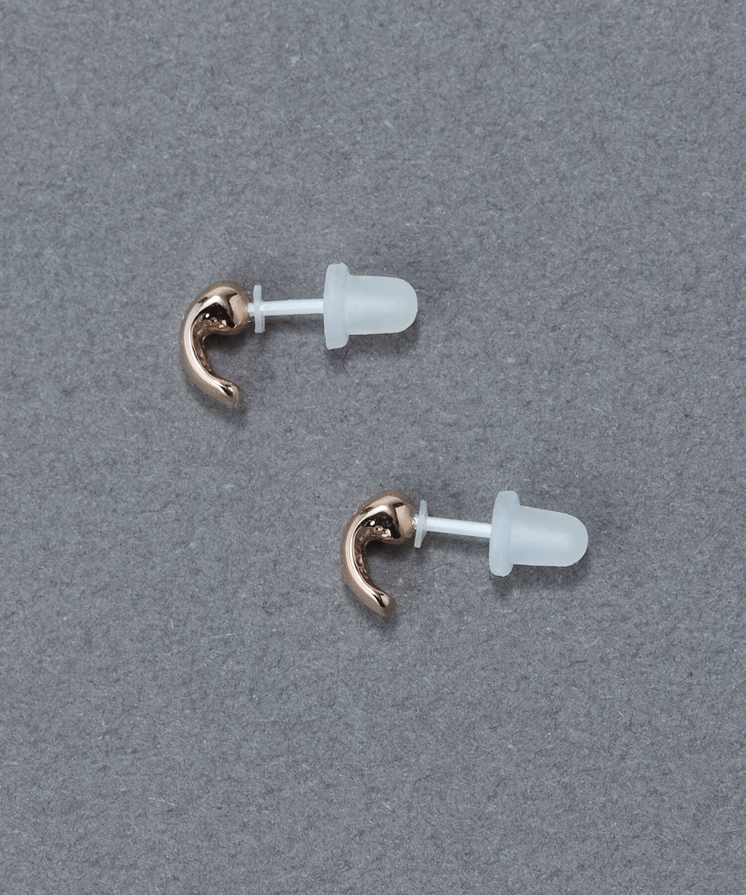 Phoebe「【金属アレルギー対応】リトルビーンセラミックポストピアス」|ピアス|