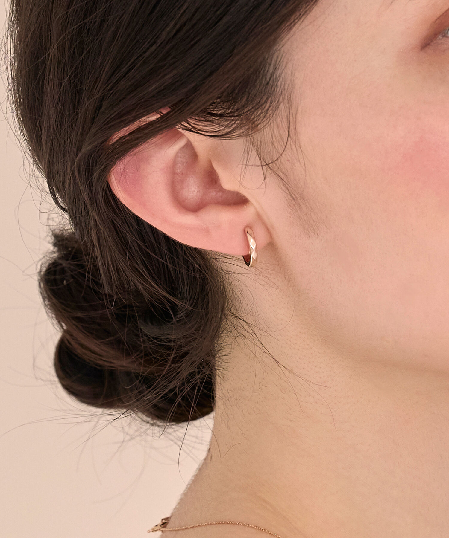 Phoebe「【痛くないシリーズ/金属アレルギー対応】スパークフープライトフィットイヤリング」|イヤリング|