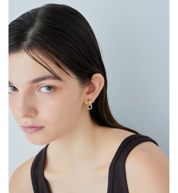 ete「チャーム ハグイヤリング バイカラー」|イヤリング|