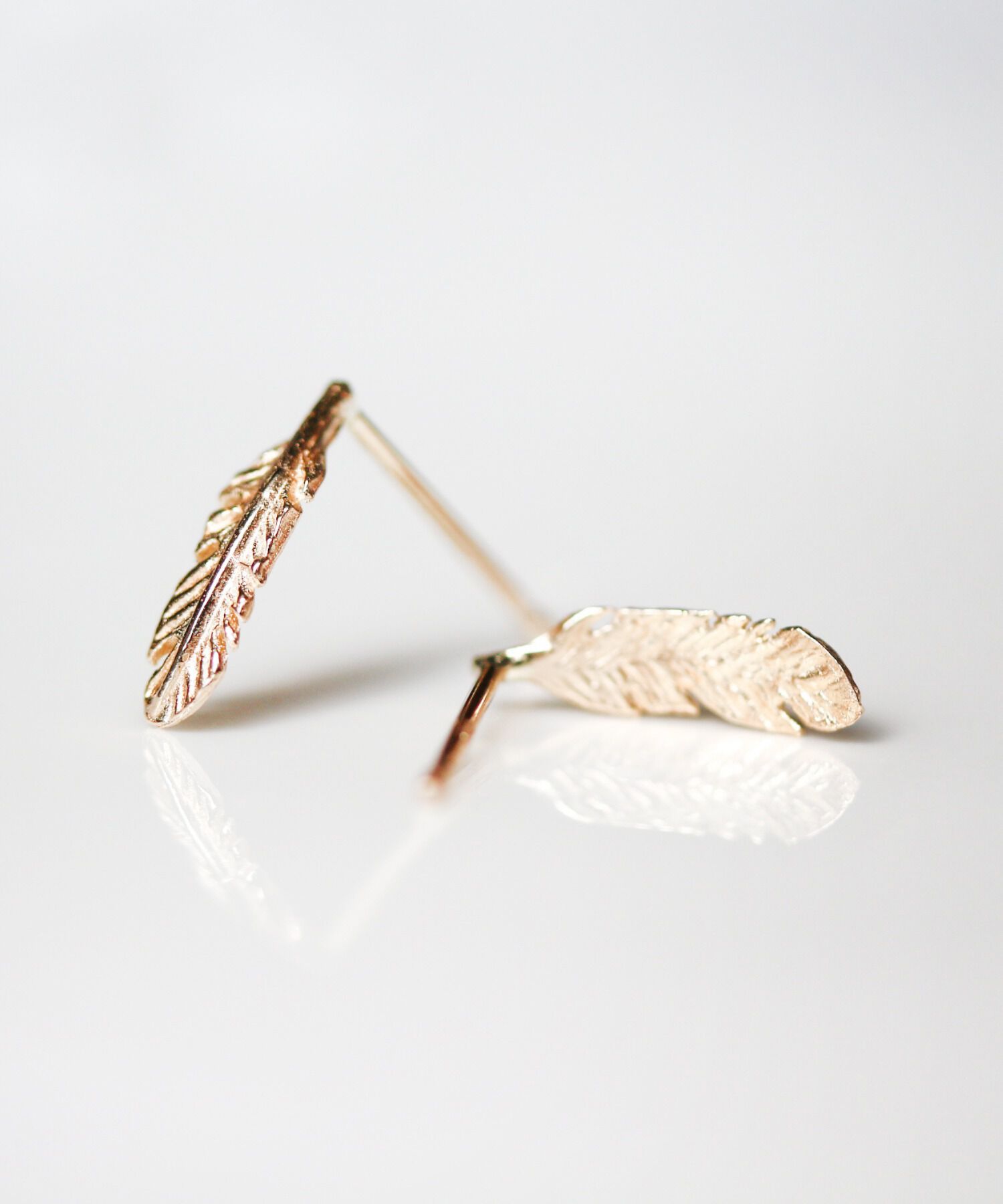  「ゴールド フェザー ピアス| K10YG」|ピアス|