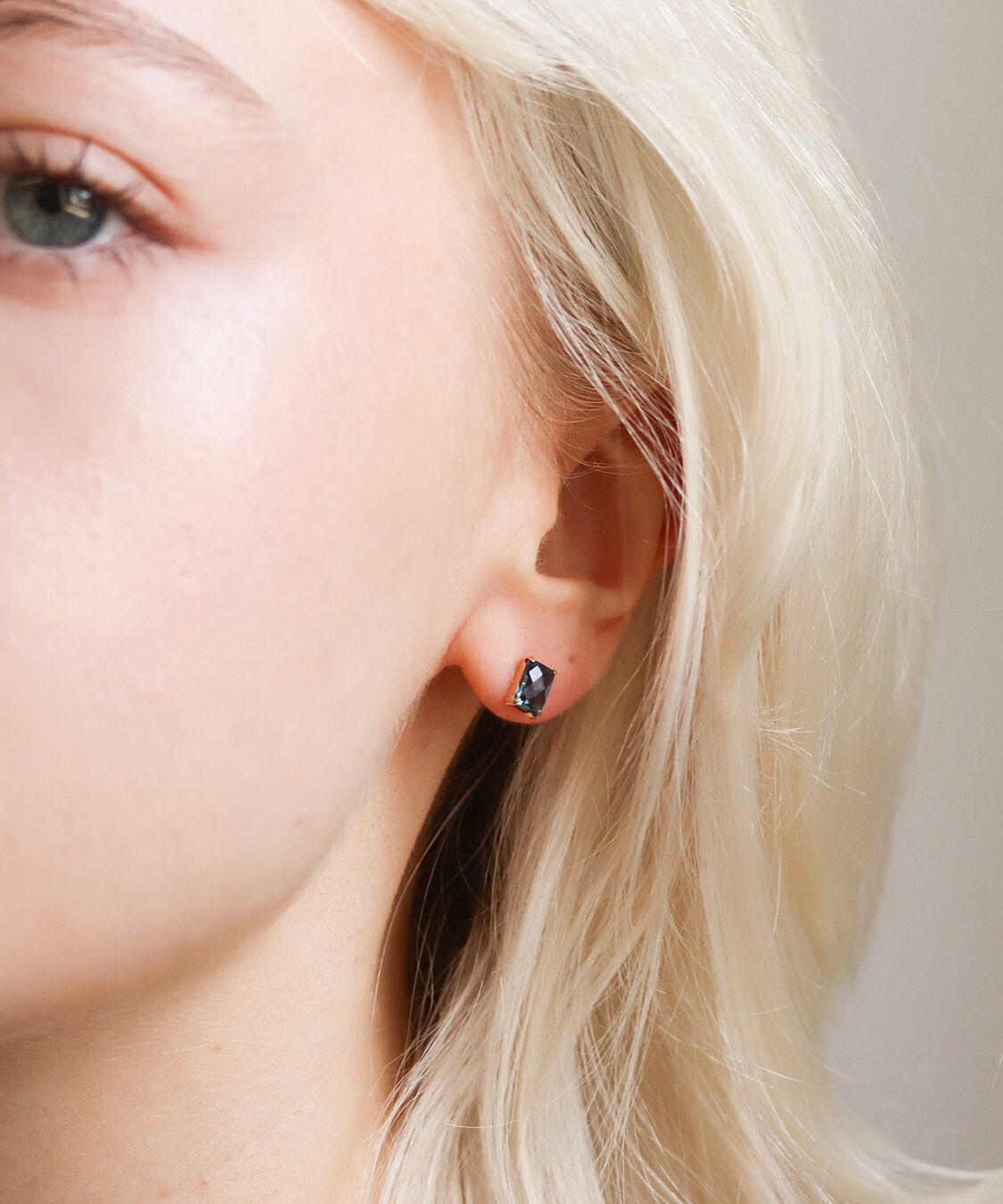  「ロンドンブルートパーズ レクタングル ピアス | K10YG」|ピアス|