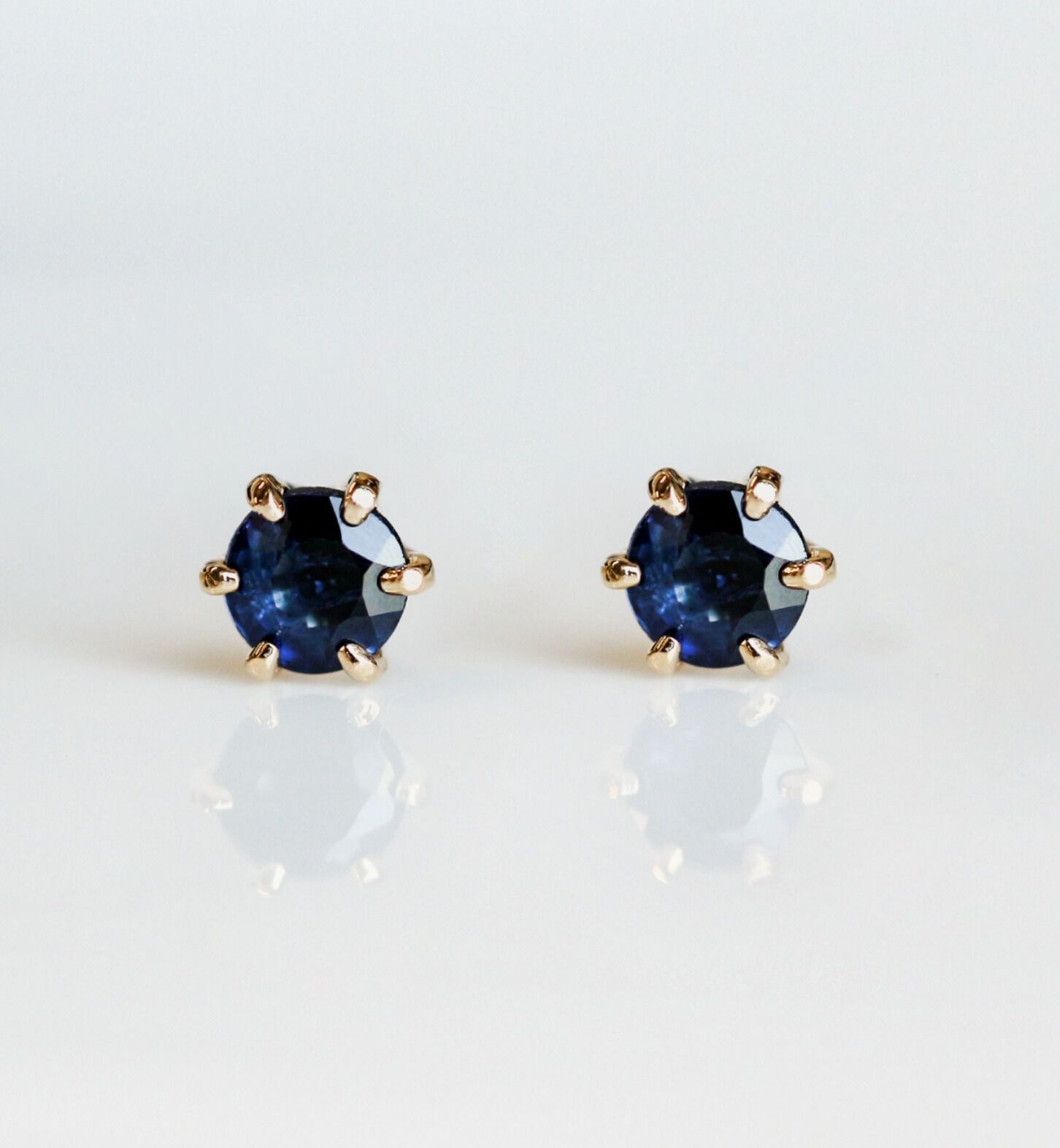  「誕生石 一粒ピアス | K18 」|ピアス|9月 サファイア