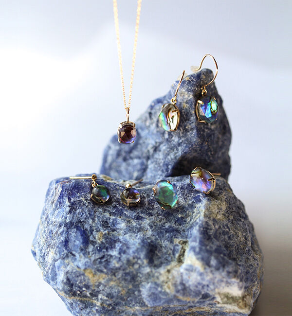  「クリスタル /  黒蝶貝 ピアス | K10YG」|ピアス|