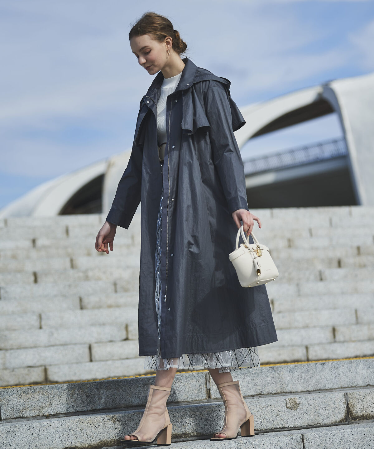 アンドクチュール「スタンドカラーフーデッドロングコート」|トレンチコート|