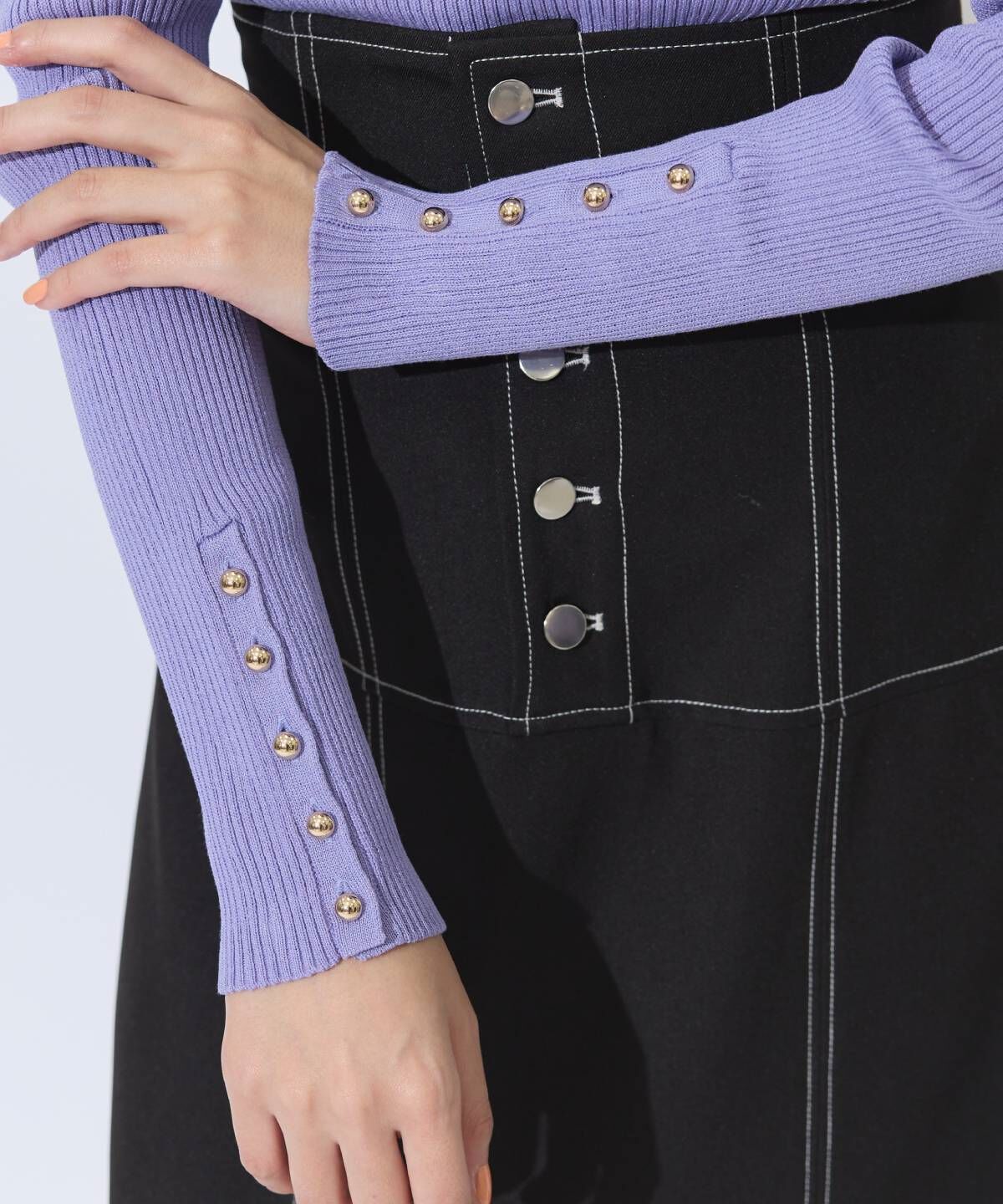 アンドクチュール「袖ボタンハイネックリブプルオーバー」|ニット・セーター|