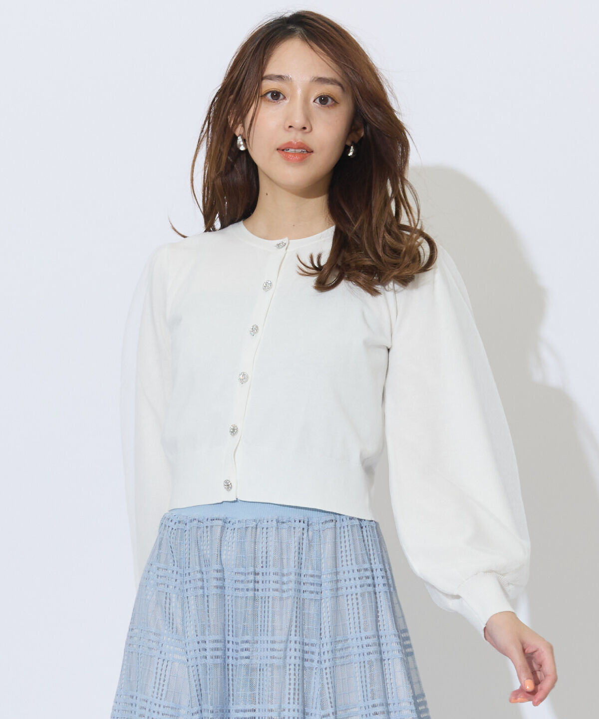 アンドクチュール「シアースリーブビジューカーディガン」|カーディガン|オフ