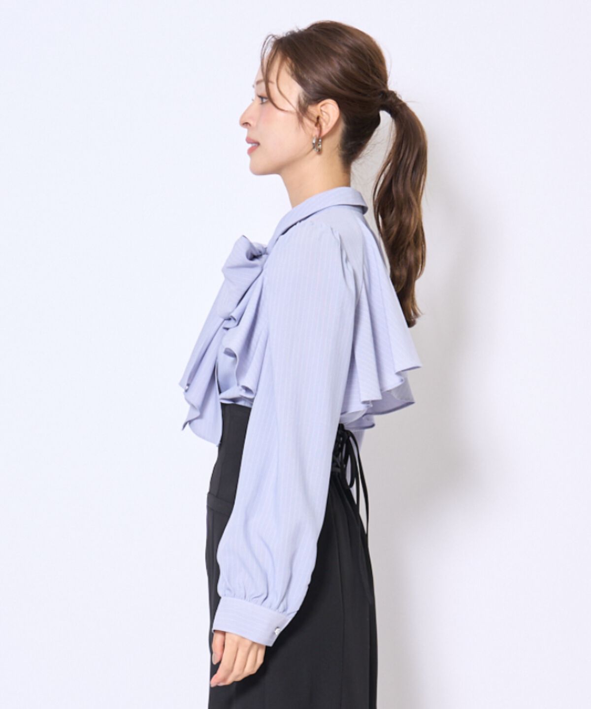 アンドクチュール「ビジューボタンフリルケープ長袖ブラウス」|シャツ・ブラウス|