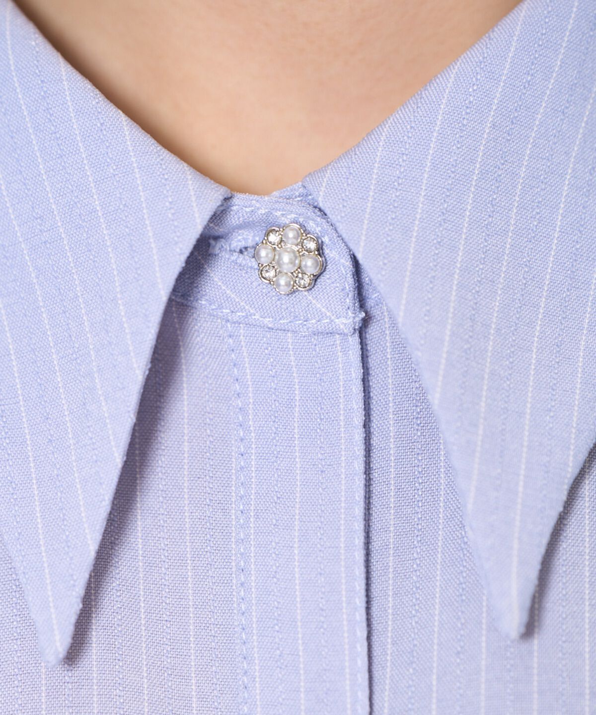 アンドクチュール「ビジューボタンフリルケープ長袖ブラウス」|シャツ・ブラウス|