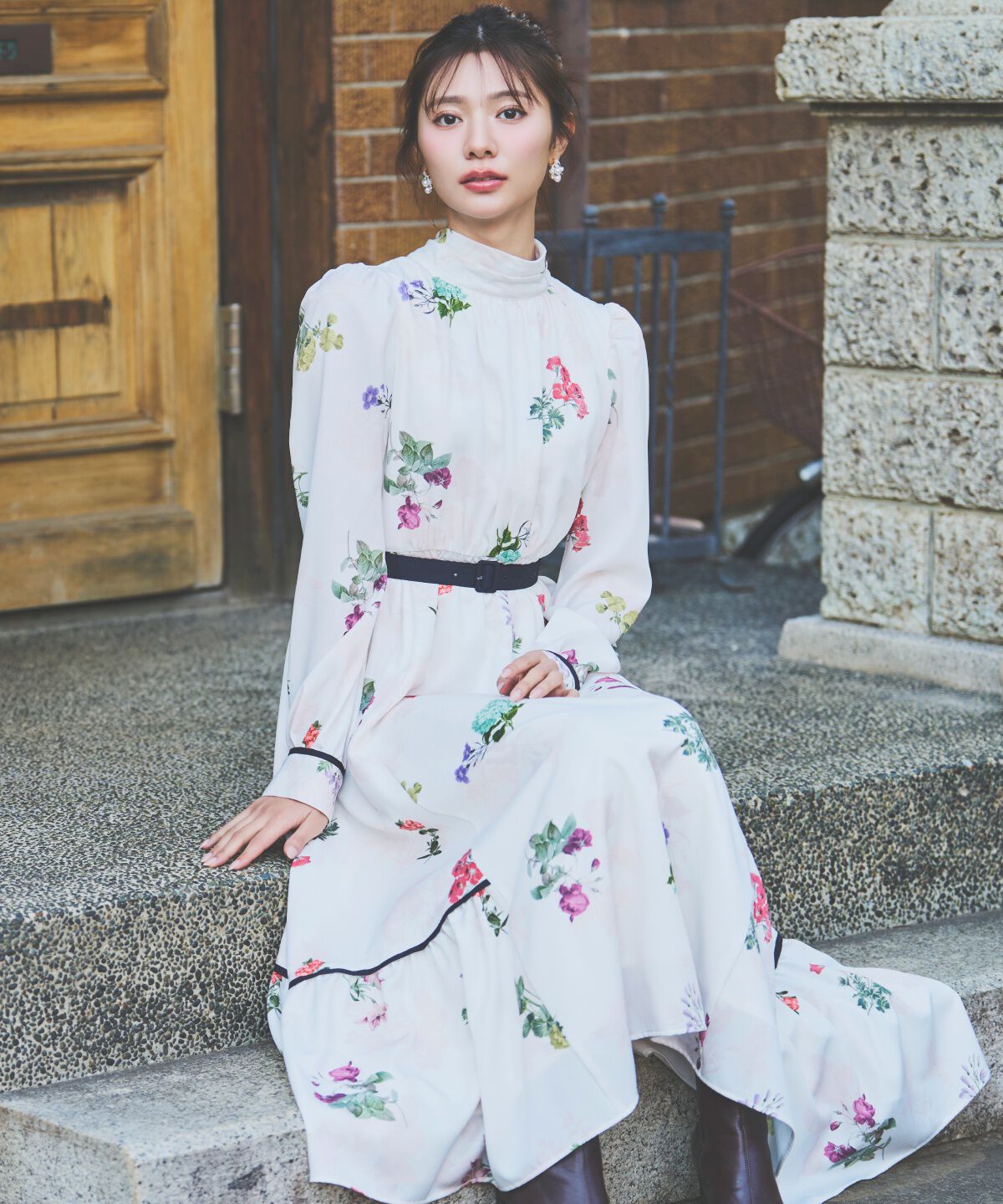 アンドクチュール「クラシックフラワーワンピース」|ワンピース|白系花柄