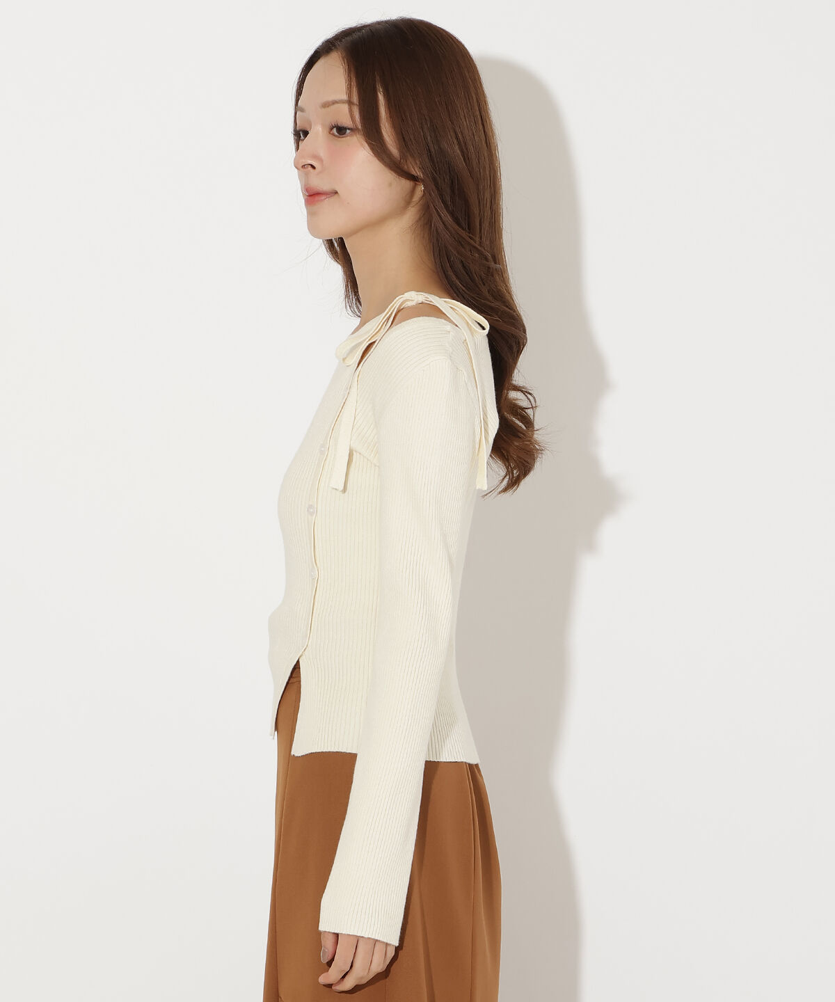 アンドクチュール「アシメリボンスリットプルオーバー」|ニット・セーター|