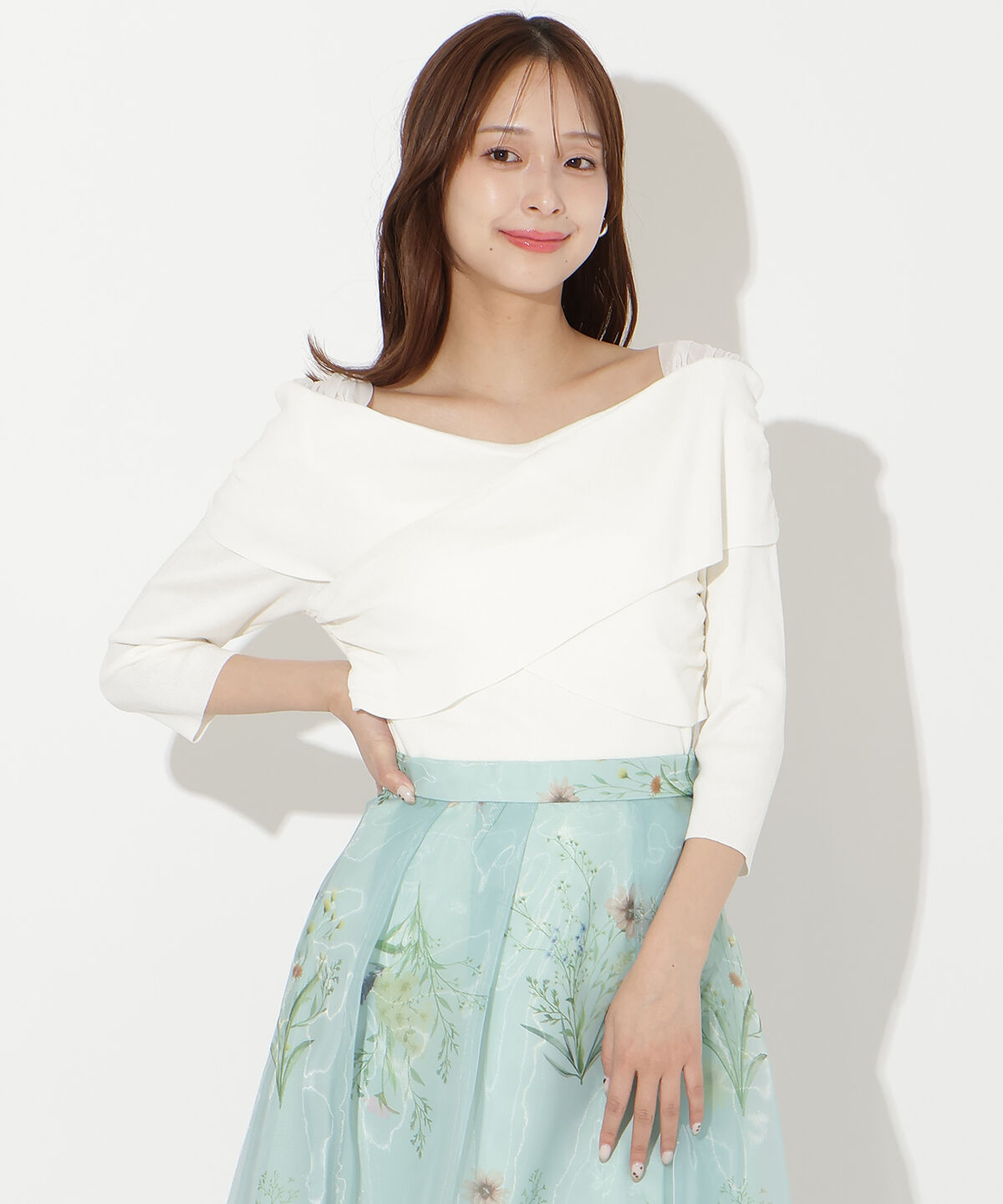 アンドクチュール「7分袖クロスネックニットプルオーバー」|ニット・セーター|オフ