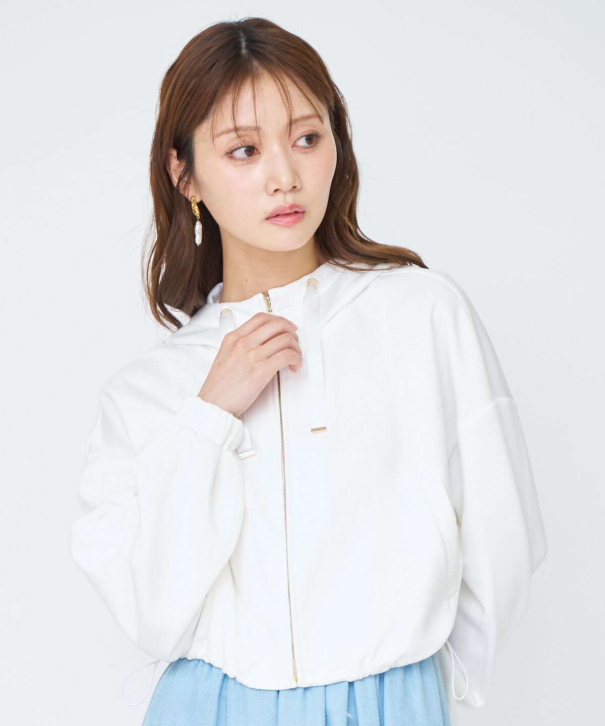 アンドクチュール「ロゴ刺繍ZIPパーカー」|パーカー|