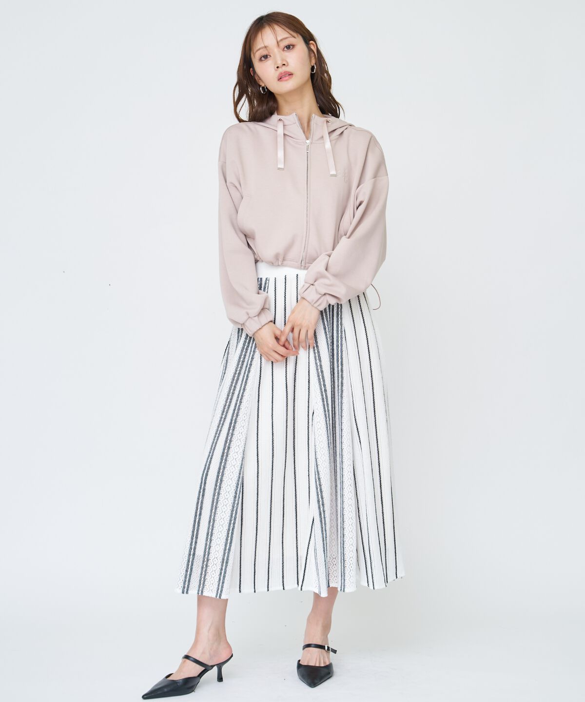 アンドクチュール「ロゴ刺繍ZIPパーカー」|パーカー|