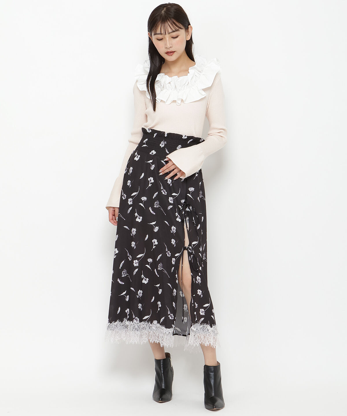 REDYAZEL「フェザープリントスリットスカショートパン」|フレア|ブラック