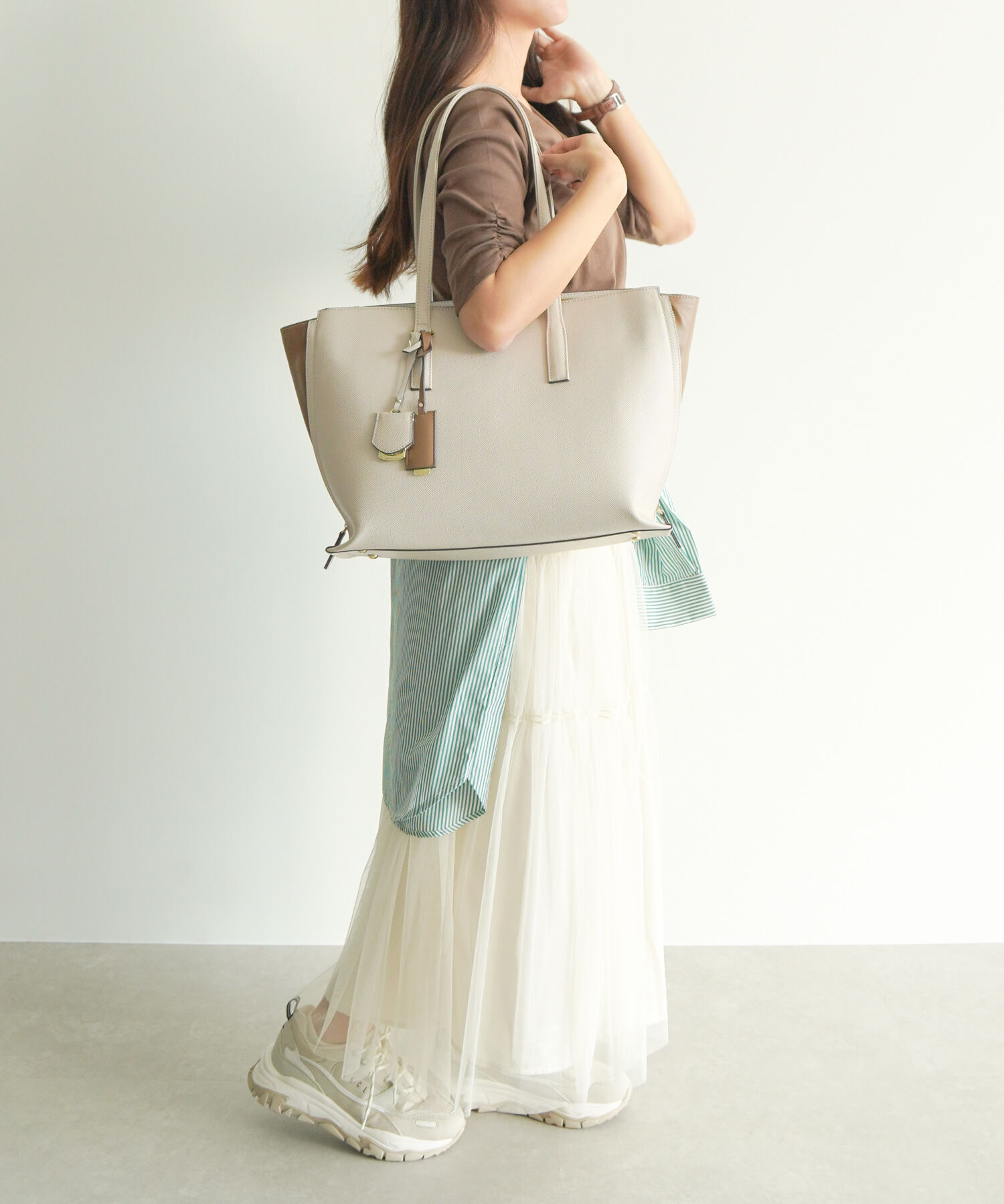 Jewelna Rose「Jewelna Rose  OLバッグ・セレム  横型トートバッグ A4サイズ 16189」|トートバッグ|