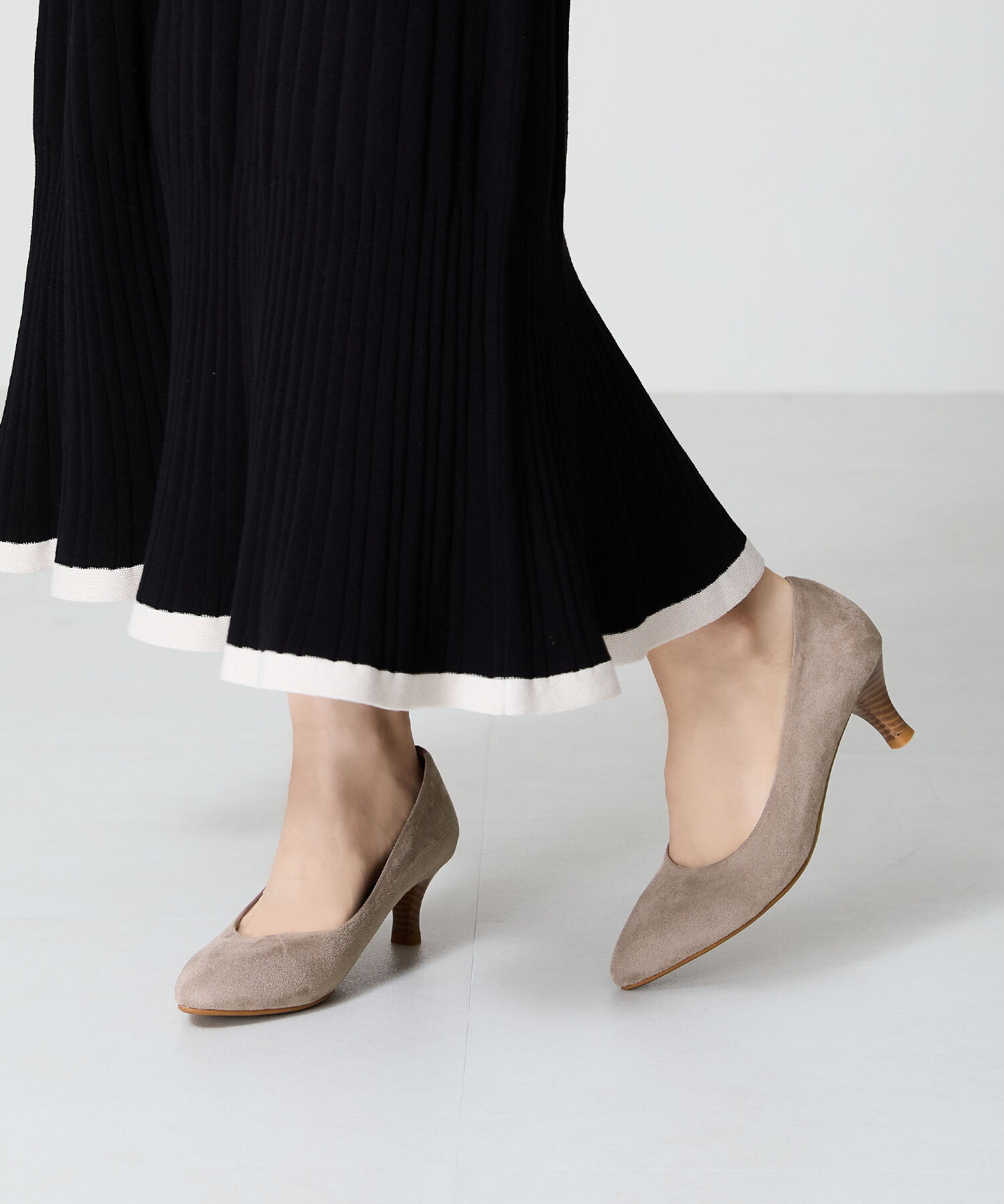 ORiental TRaffic「【WEB限定 / 累計9万足突破】 ミドルヒール パンプス /R-4008  ヒール5.5cm シンプル オフィス クッション」|パンプス|