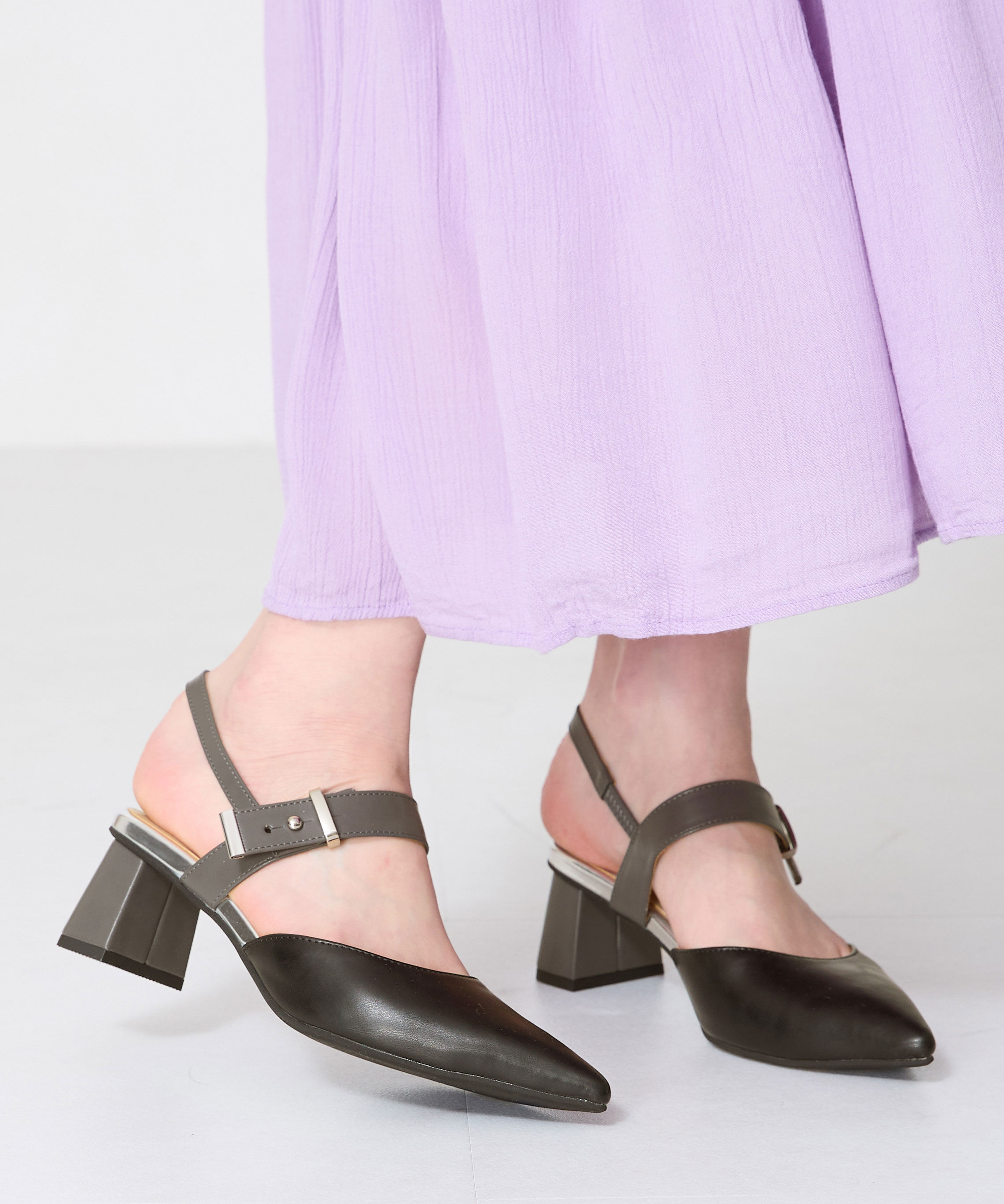 ORiental TRaffic「ポインテッドトゥボタンベルトパンプス/51118 パンプス トレンド 人気 売れてる」|パンプス|