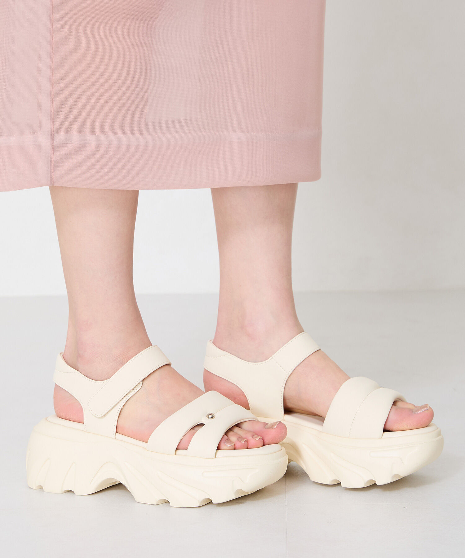 ORiental TRaffic「カットデザインパデット厚底サンダル/51206 サンダル 厚底 トレンド 人気 軽い」|サンダル|