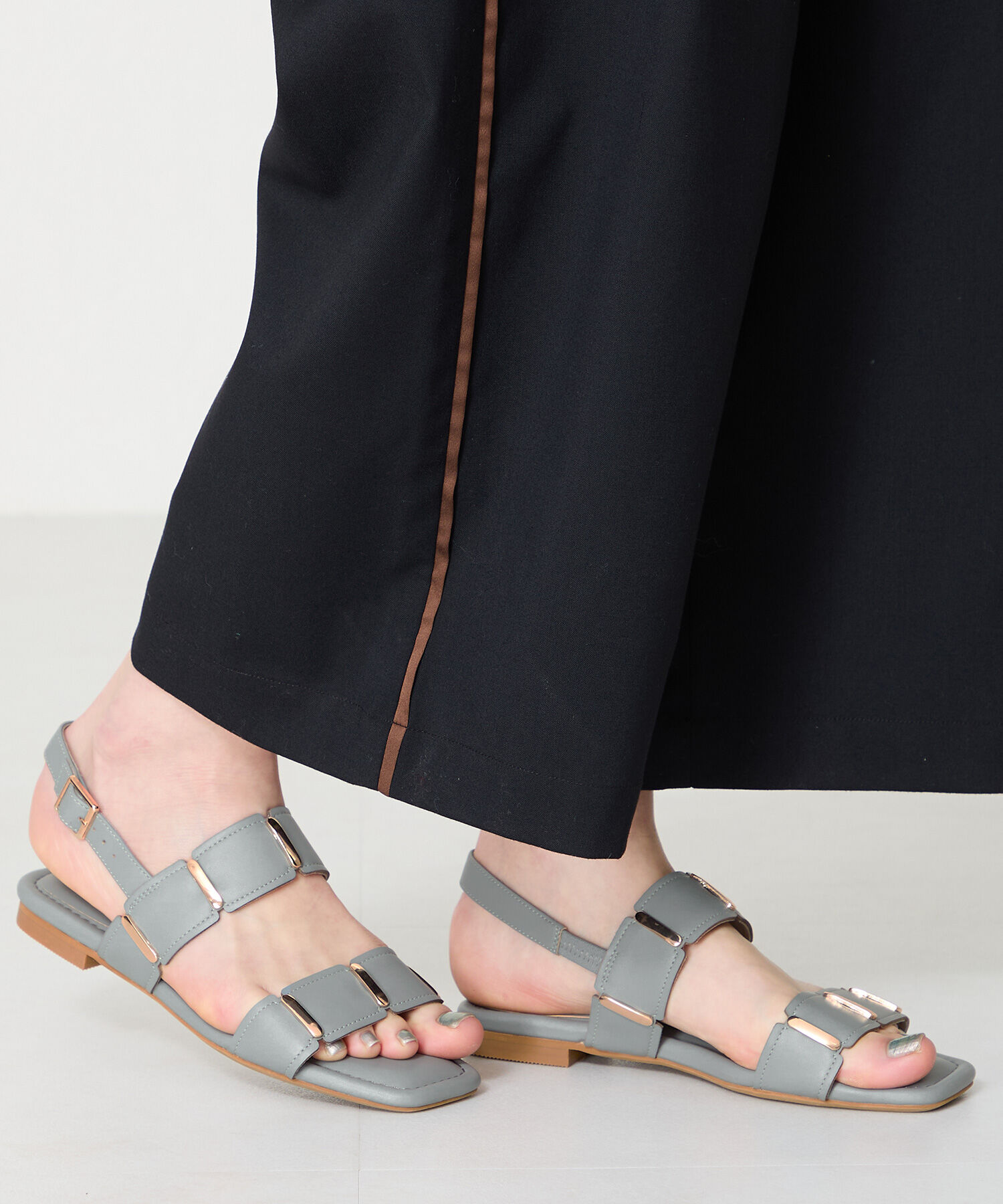 WA Oriental TRaffic「ゴールドモチーフフラットサンダル/52211 サンダル フラット スクエアトゥ クッション」|サンダル|