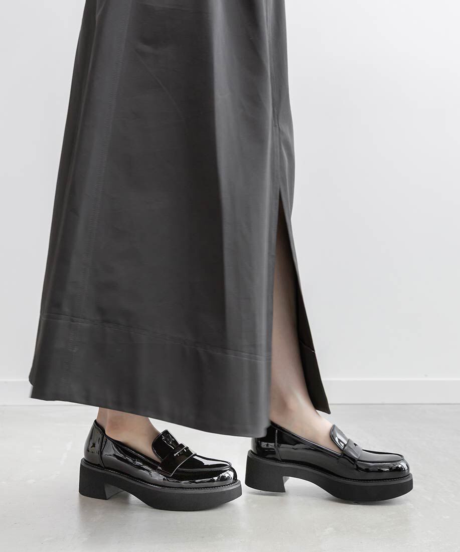  「モノグラムエンボスラウンドトゥローファー」|ローファー|