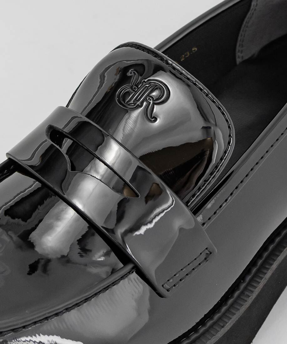  「モノグラムエンボスラウンドトゥローファー」|ローファー|